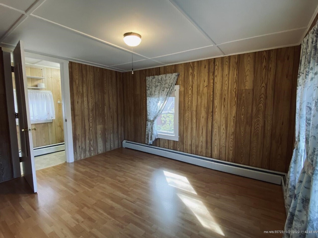 19 Pleasant St, Ripley ME 04930-1432 exterior