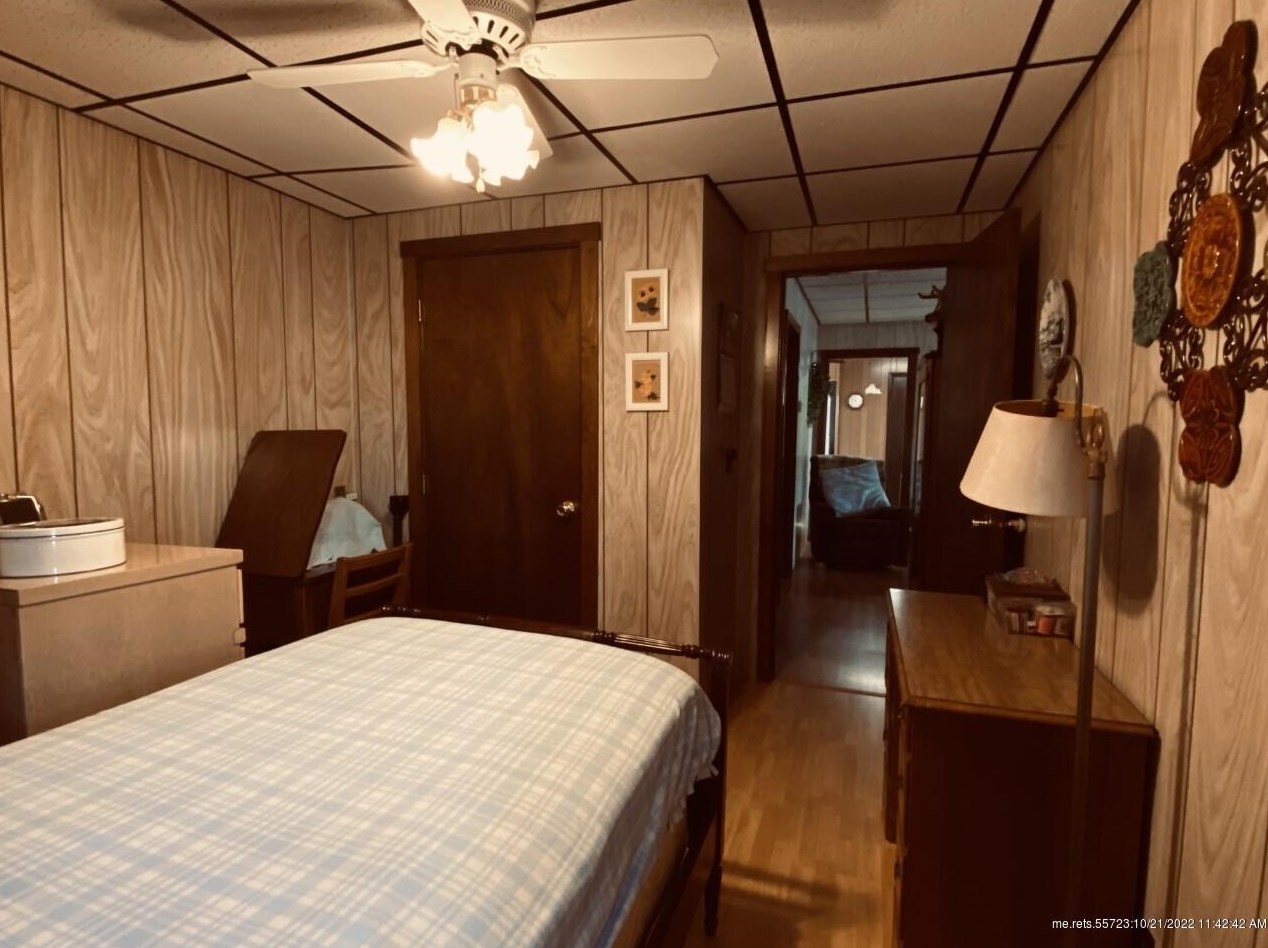 19 Pleasant St, Ripley ME 04930-1432 exterior