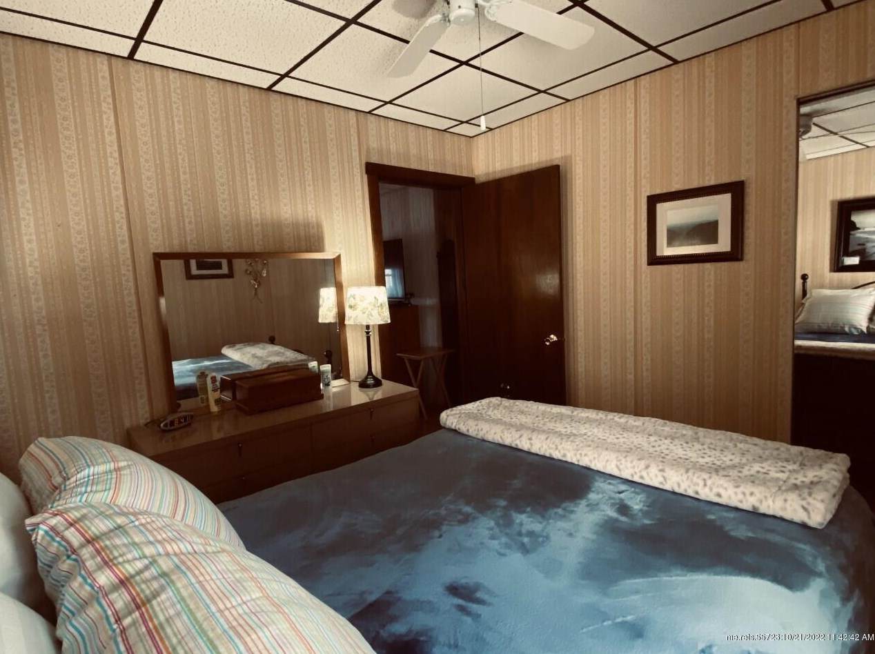 19 Pleasant St, Ripley ME 04930-1432 exterior