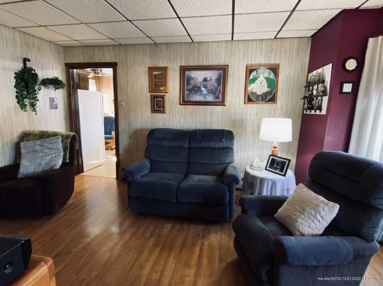 19 Pleasant St, Ripley ME 04930-1432 exterior