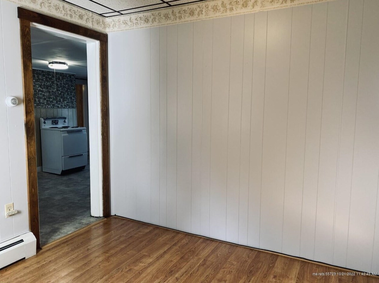 19 Pleasant St, Ripley ME 04930-1432 exterior