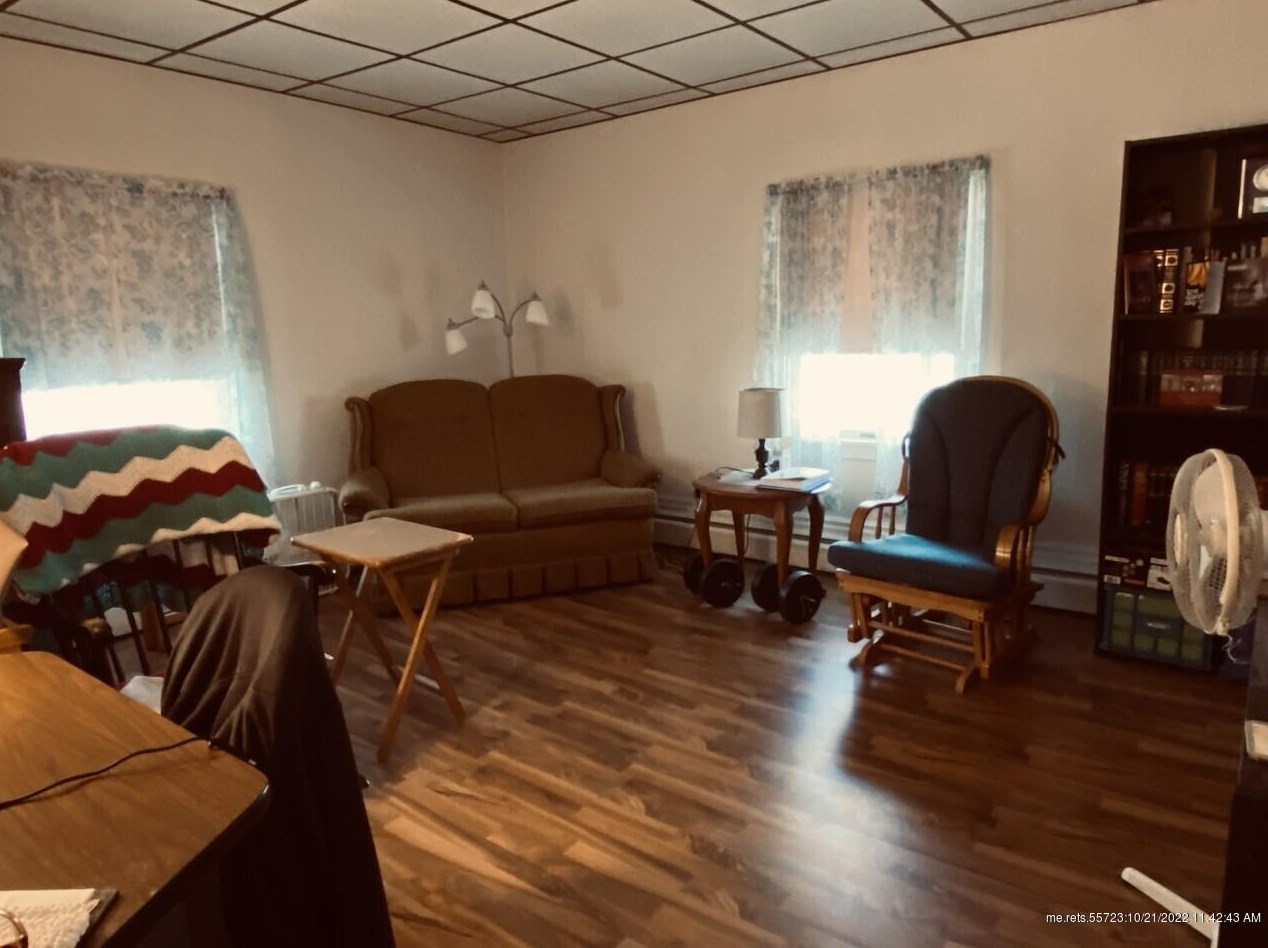 19 Pleasant St, Ripley ME 04930-1432 exterior