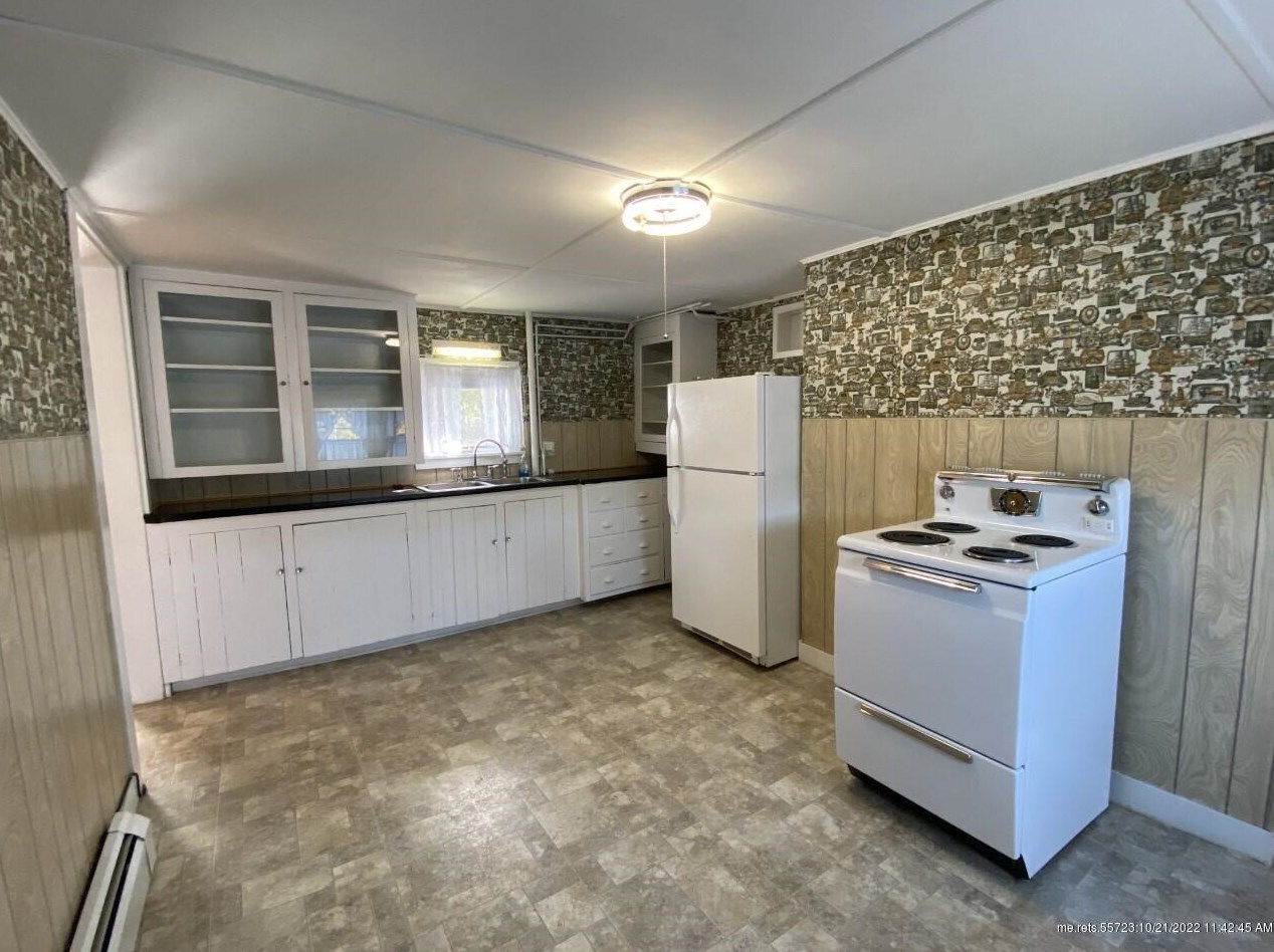 19 Pleasant St, Ripley ME 04930-1432 exterior