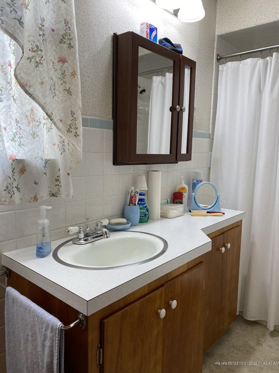 19 Pleasant St, Ripley ME 04930-1432 exterior