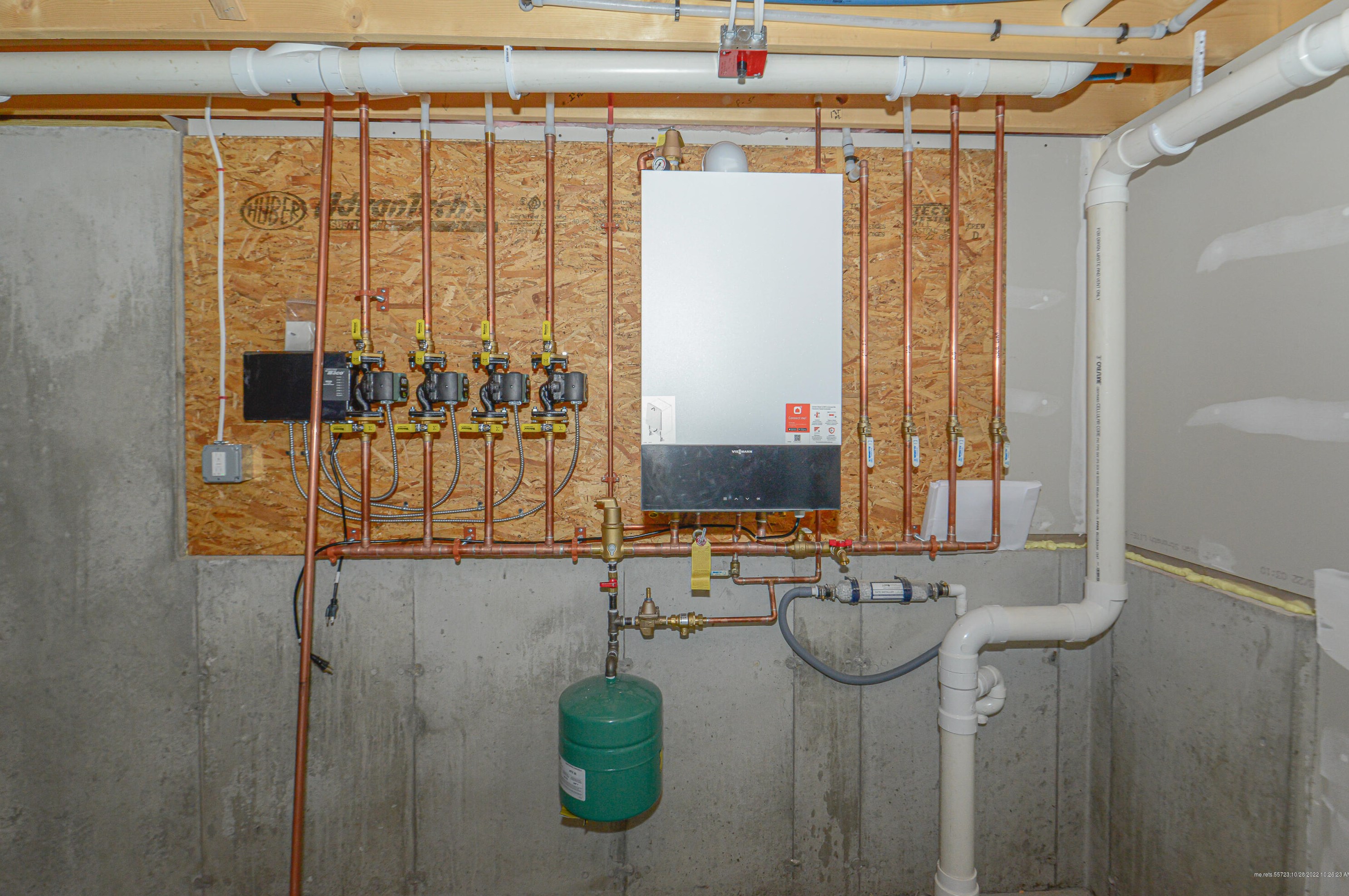 20 Strawberry Ln, Windham ME  04062-5088 exterior