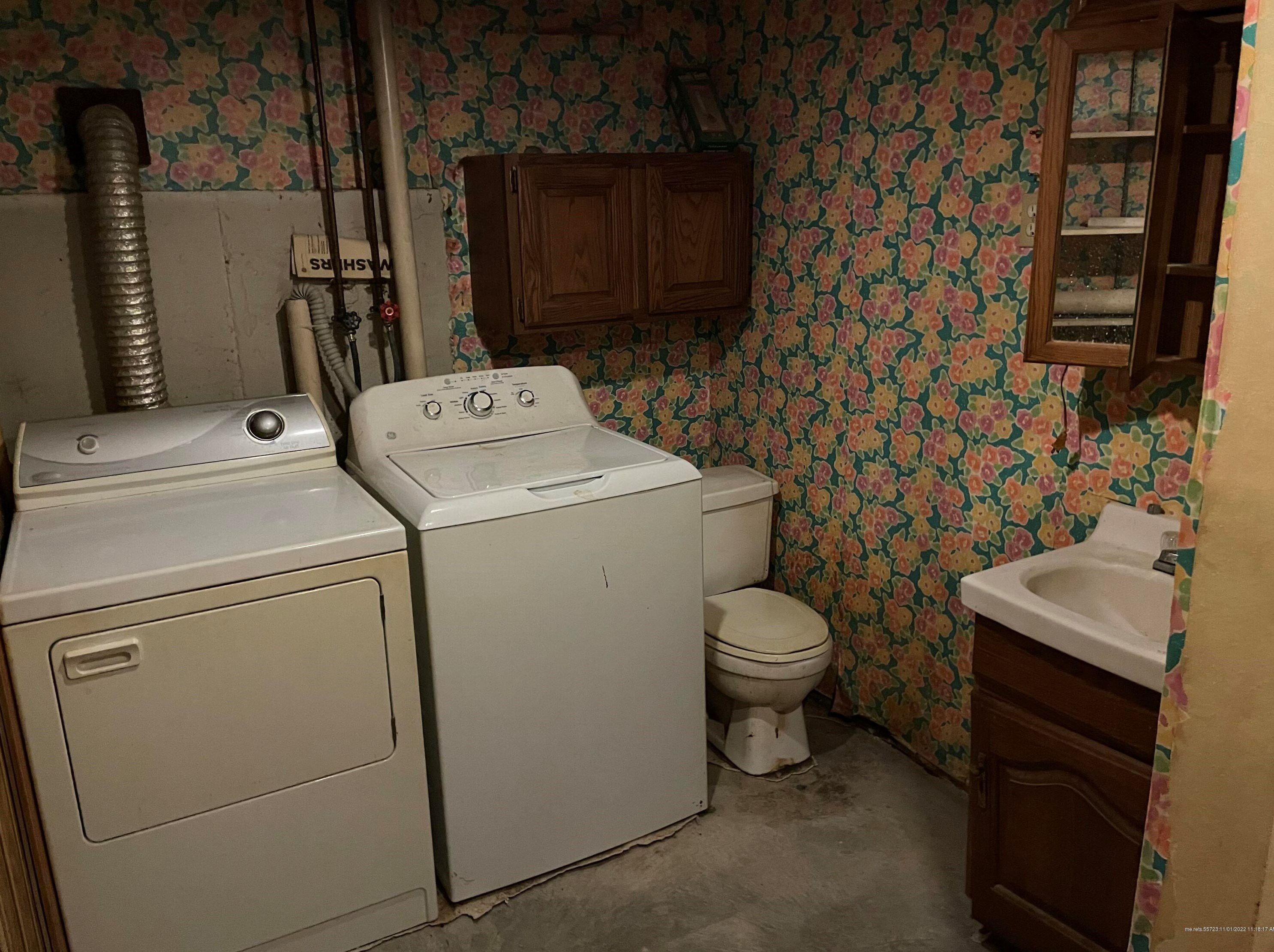 95 Mast Rd, Portland ME  04105-2461 exterior