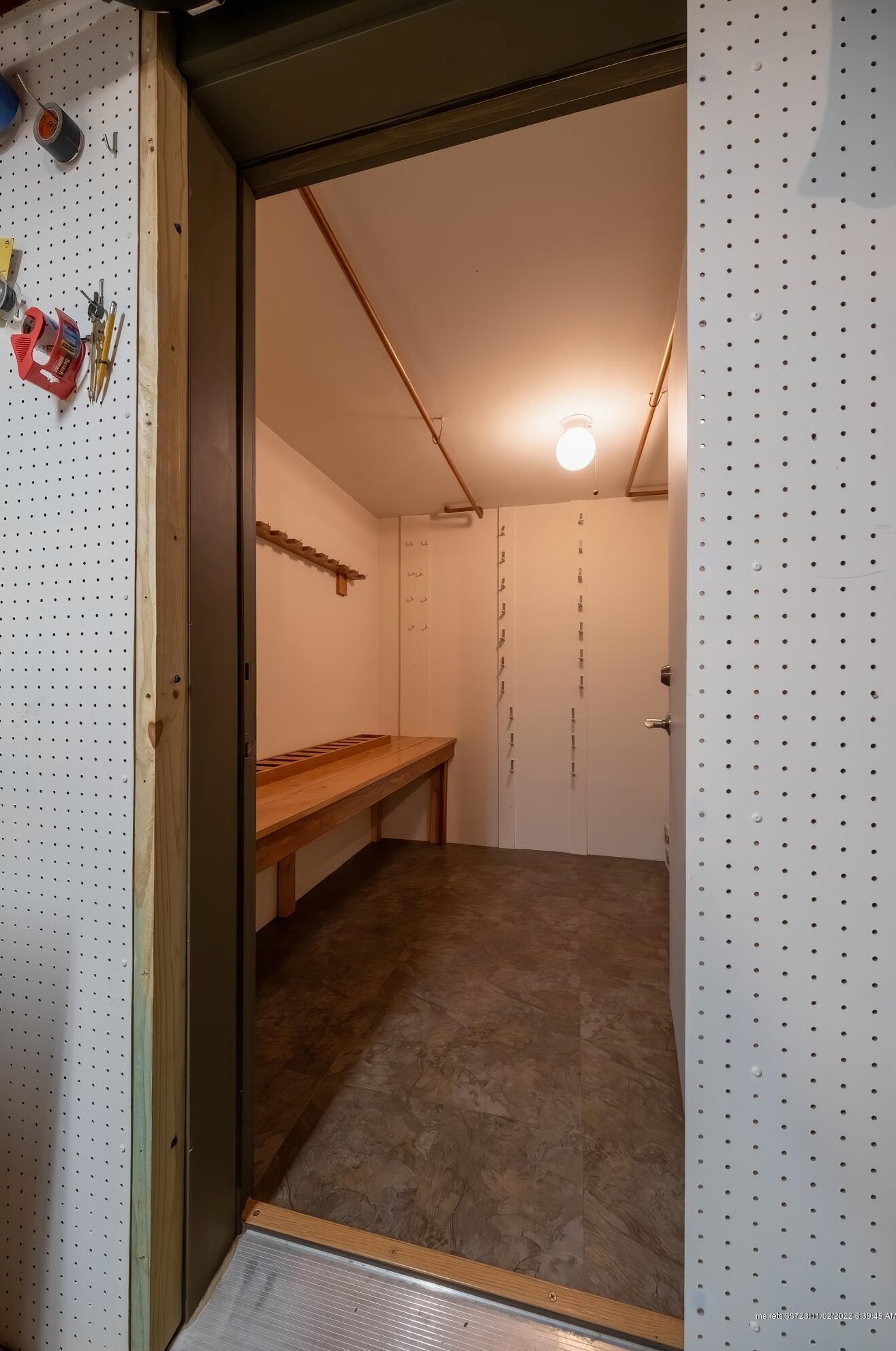 1031 Biscay Rd, Bremen ME  04551-3100 exterior