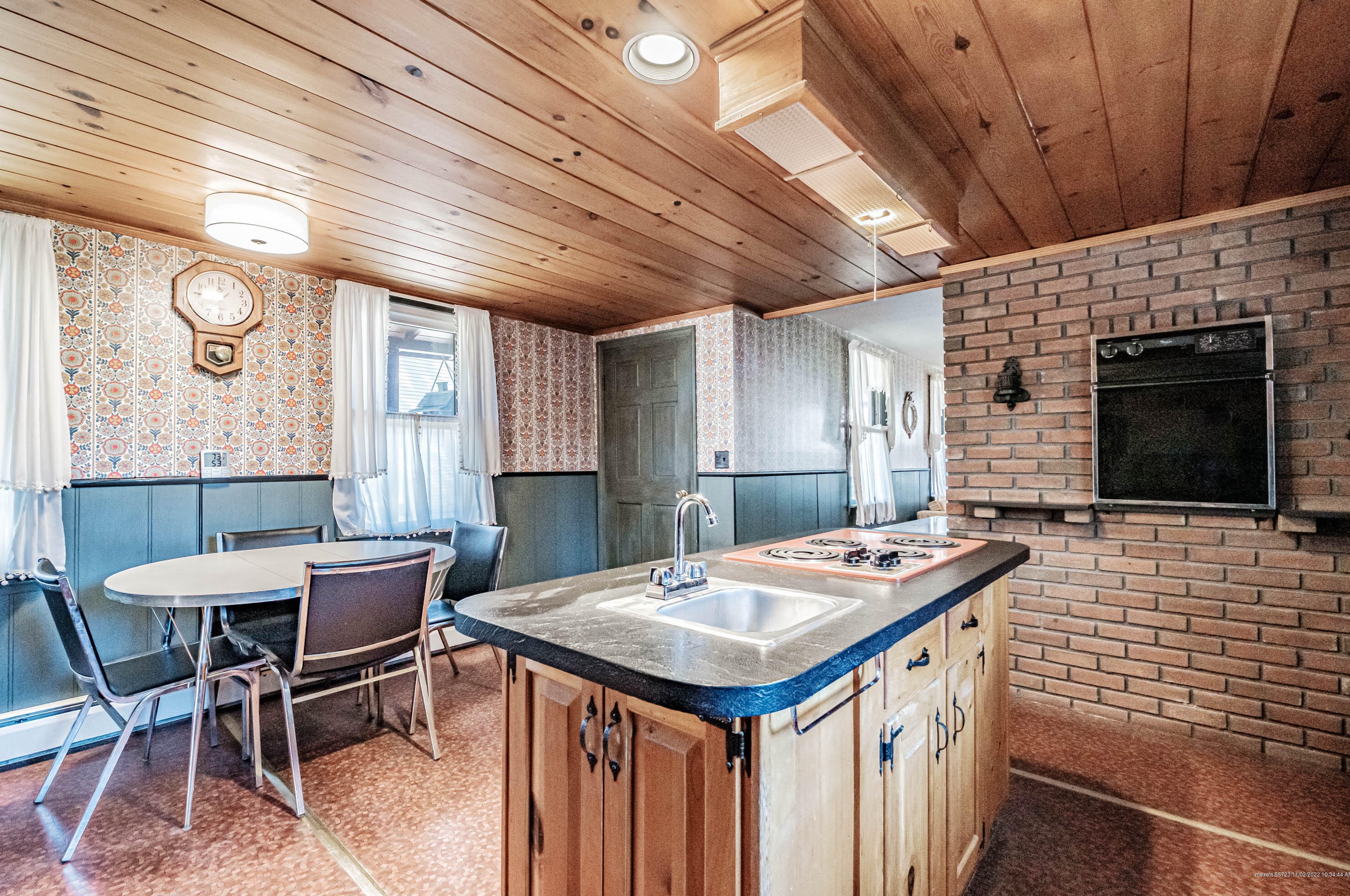 8 Louise St, Westbrook ME  04092-2708 exterior