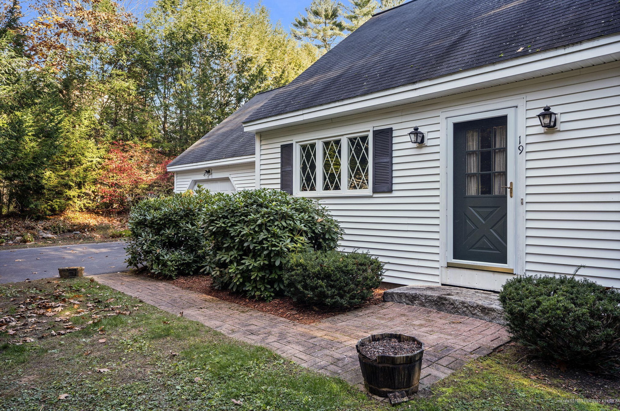 19 Bayview Ter, Saco ME  04072-1750 exterior