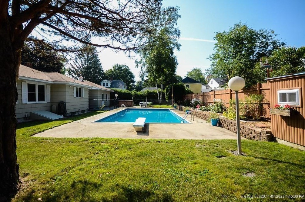 140 King St, Westbrook ME  04092-3034 exterior