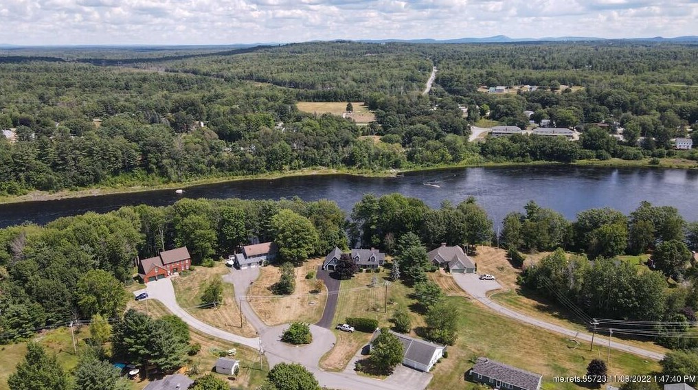 14 Prouty Dr, Bangor ME  04401-6959 exterior