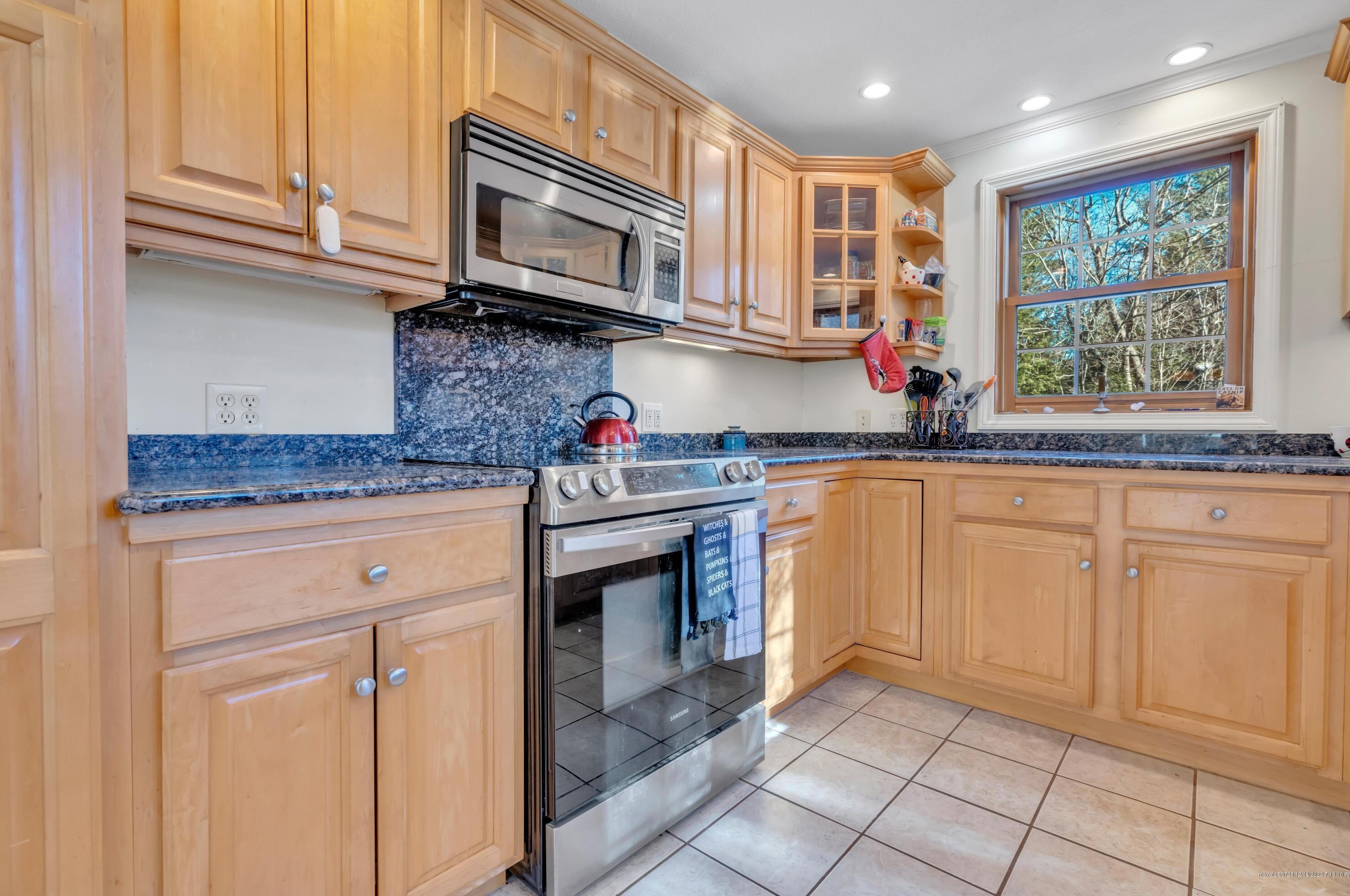 7 Cedar Cir, Limerick ME  04048-3831 exterior