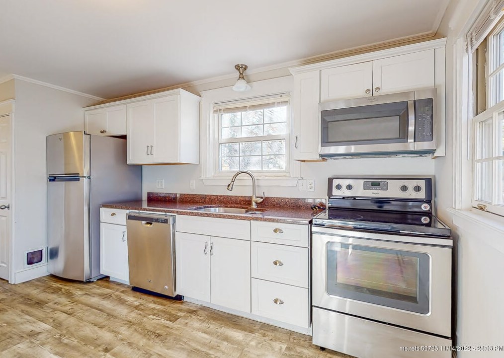 5 Lombard St, Gorham ME  04038-1400 exterior