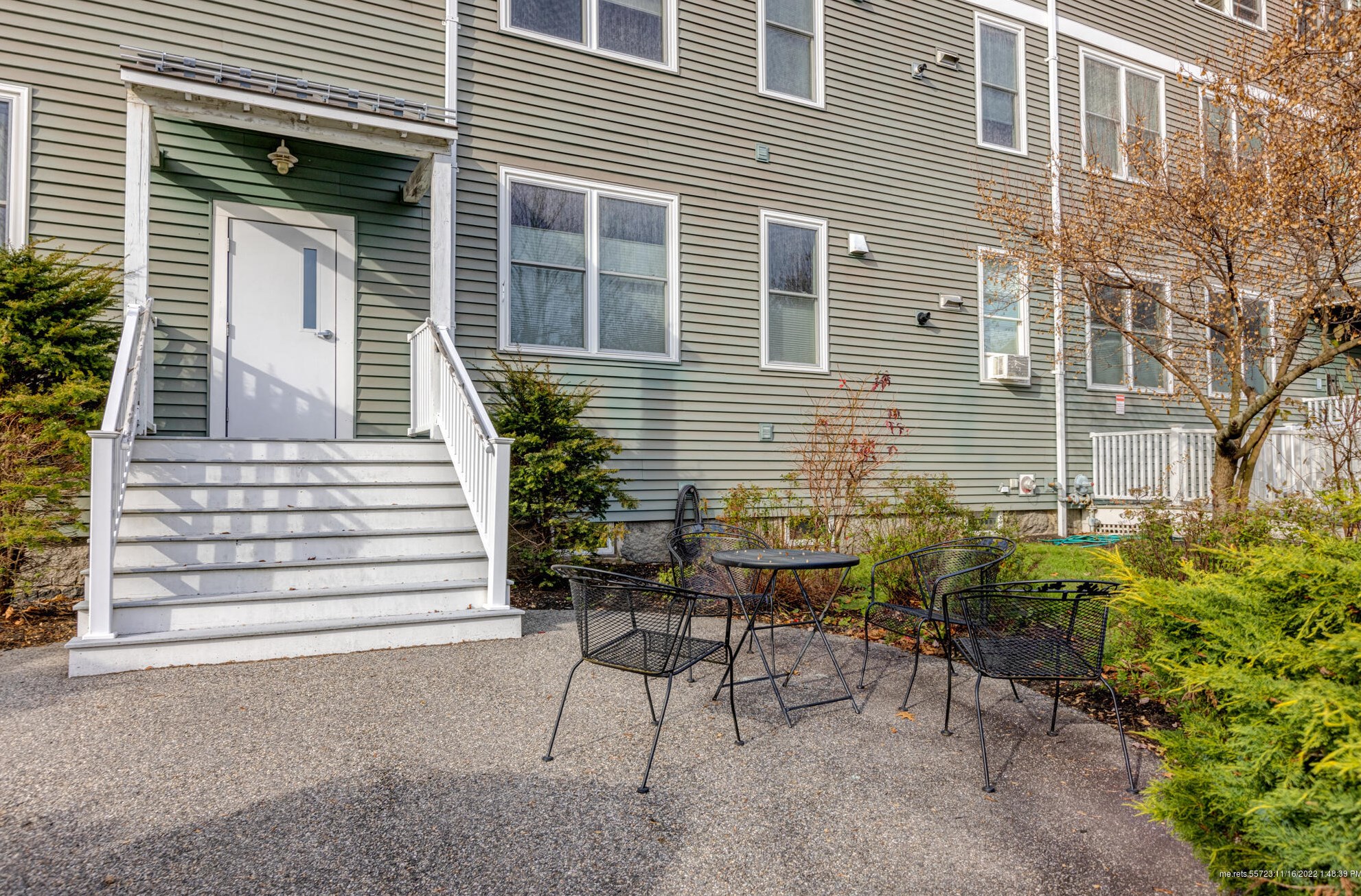 18 Park St, Saco ME 04072-2632 exterior