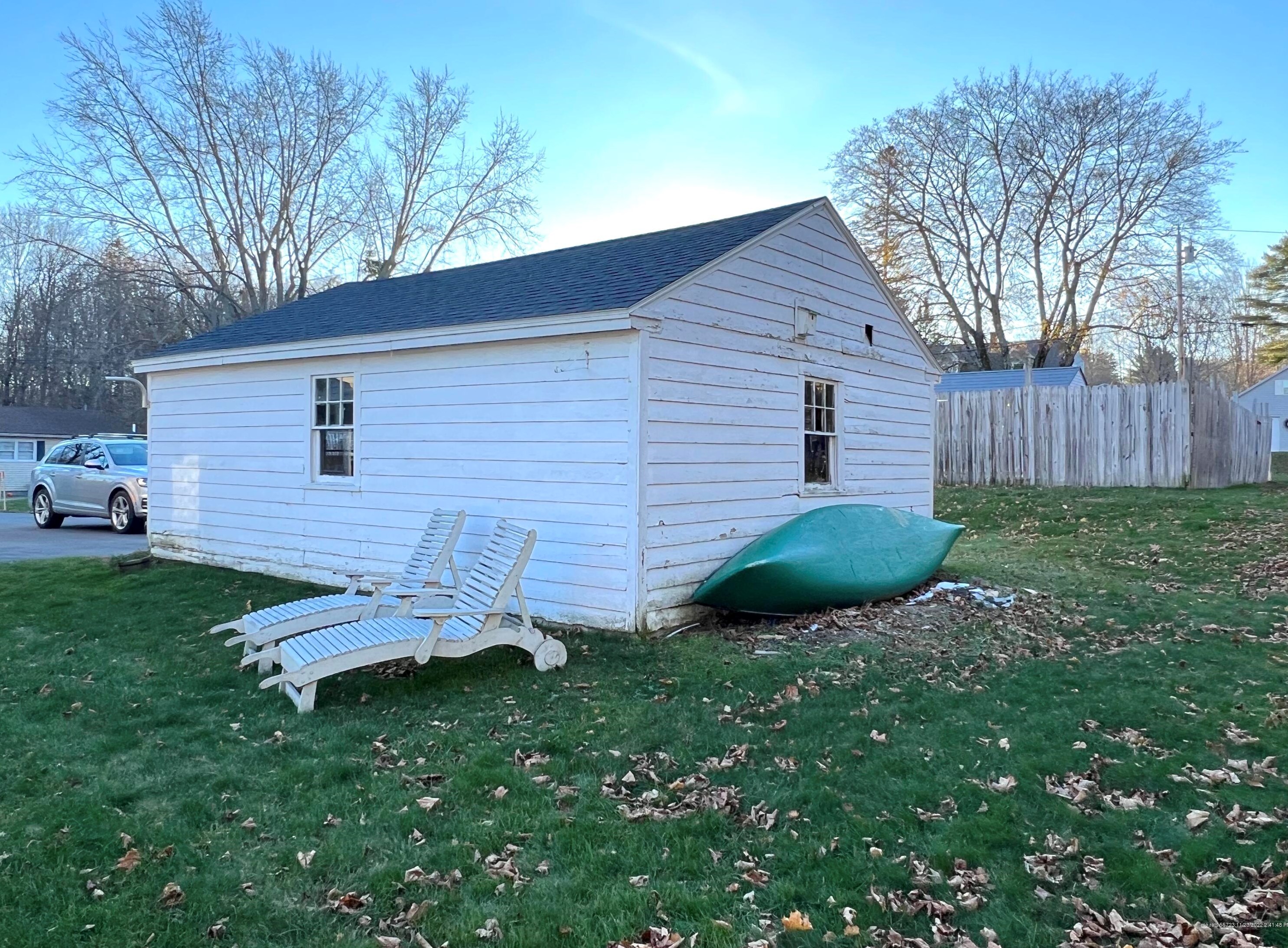 40 Pleasant St, Newburgh ME  04444-1217 exterior
