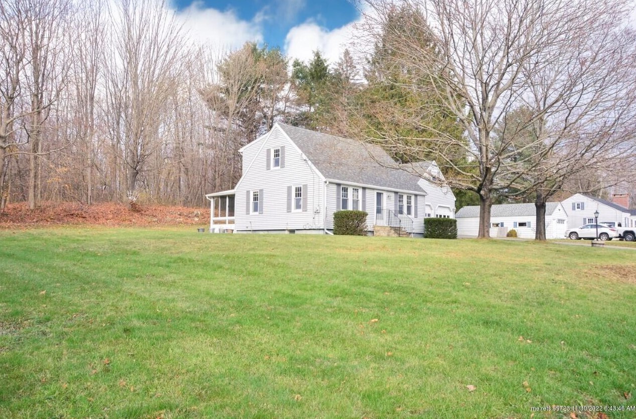 39 Pope St, Pittston ME  04345-1926 exterior