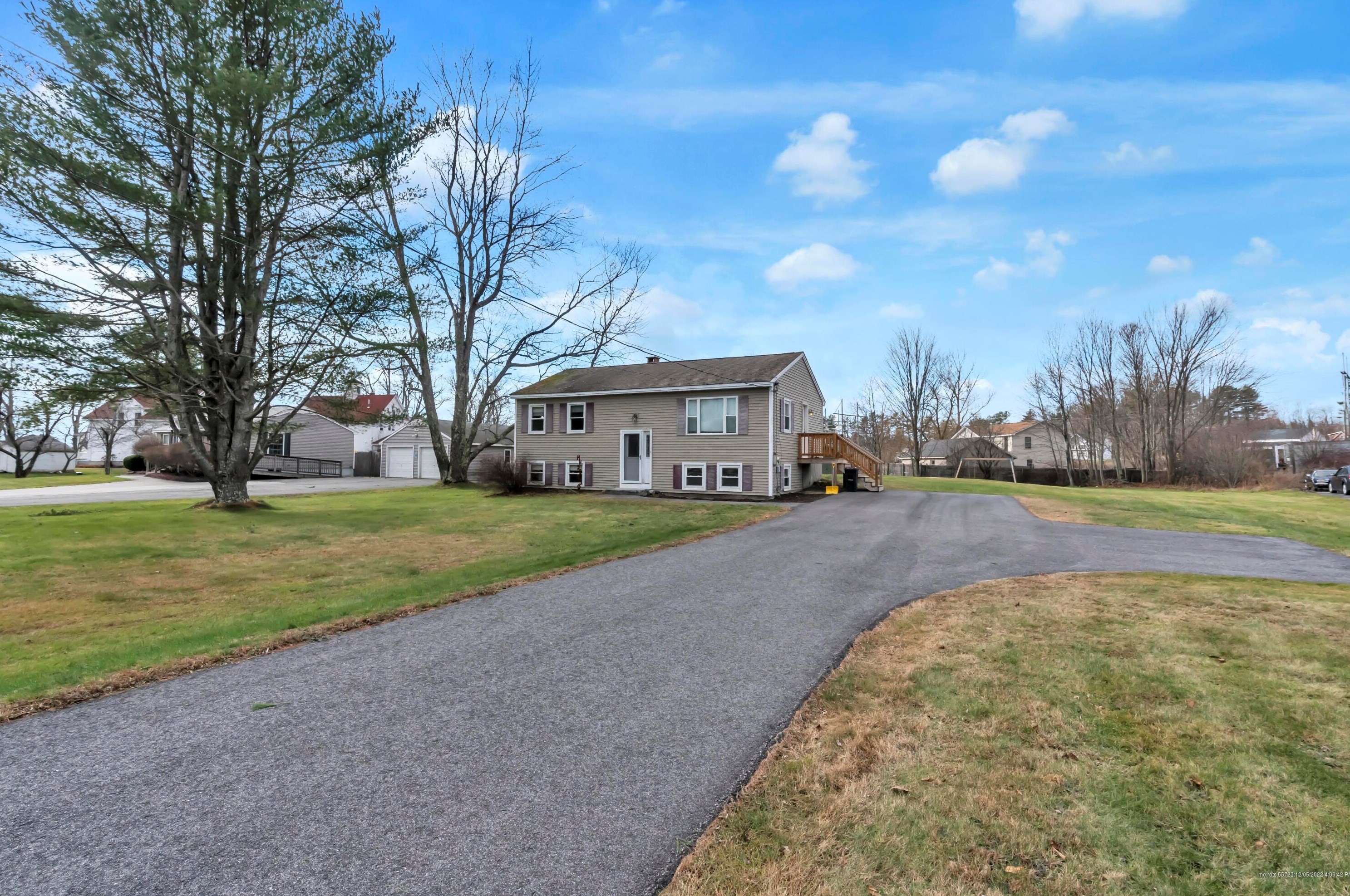 126 Main St, Windham ME 04062-4225 exterior