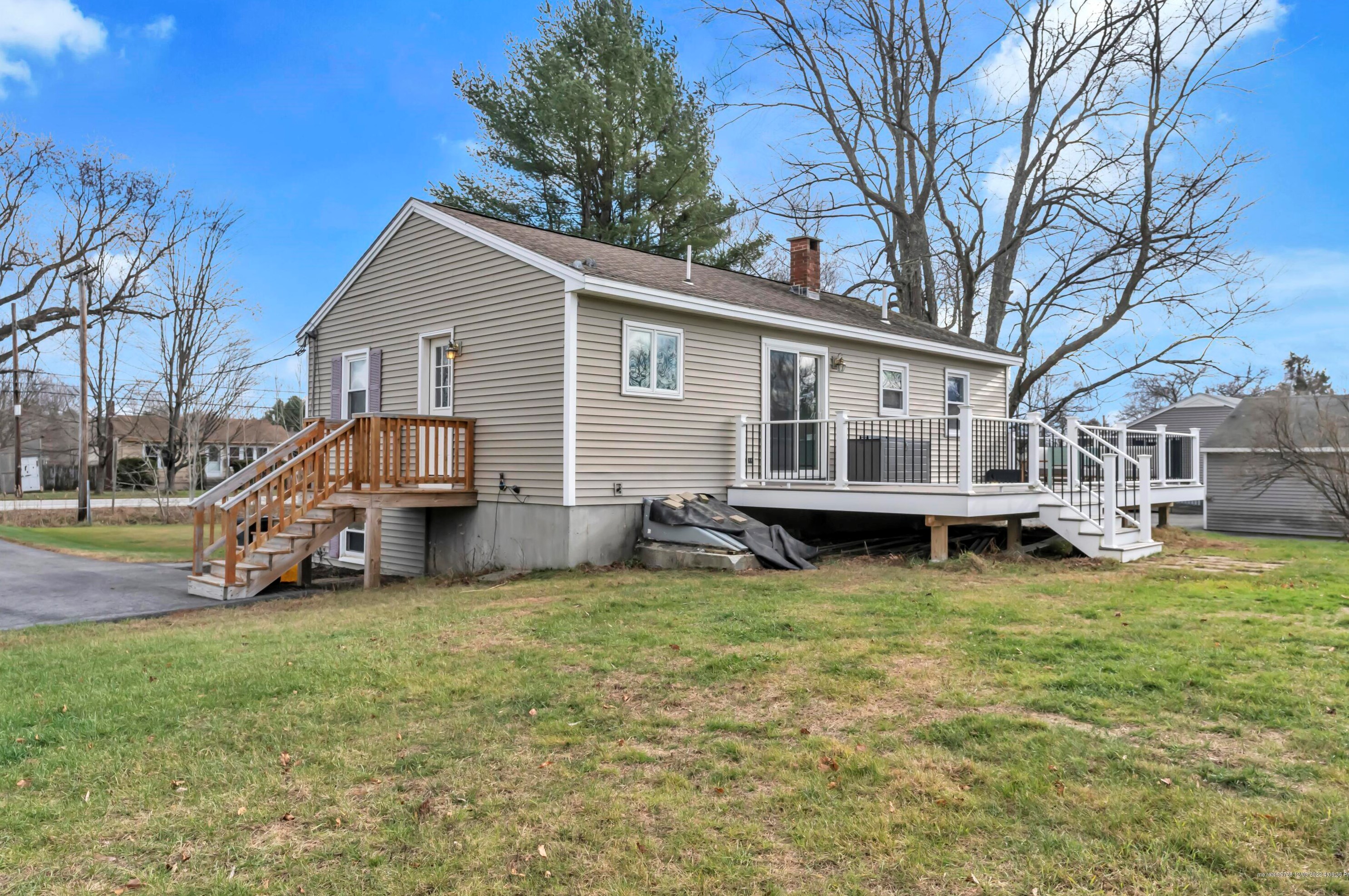 126 Main St, Windham ME 04062-4225 exterior