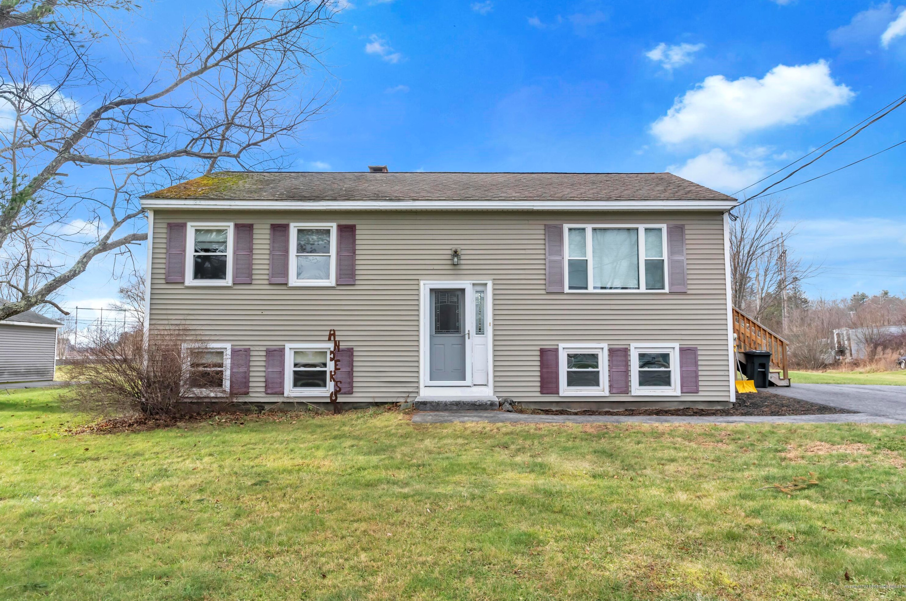 126 Main St, Windham ME  04062-4226 exterior