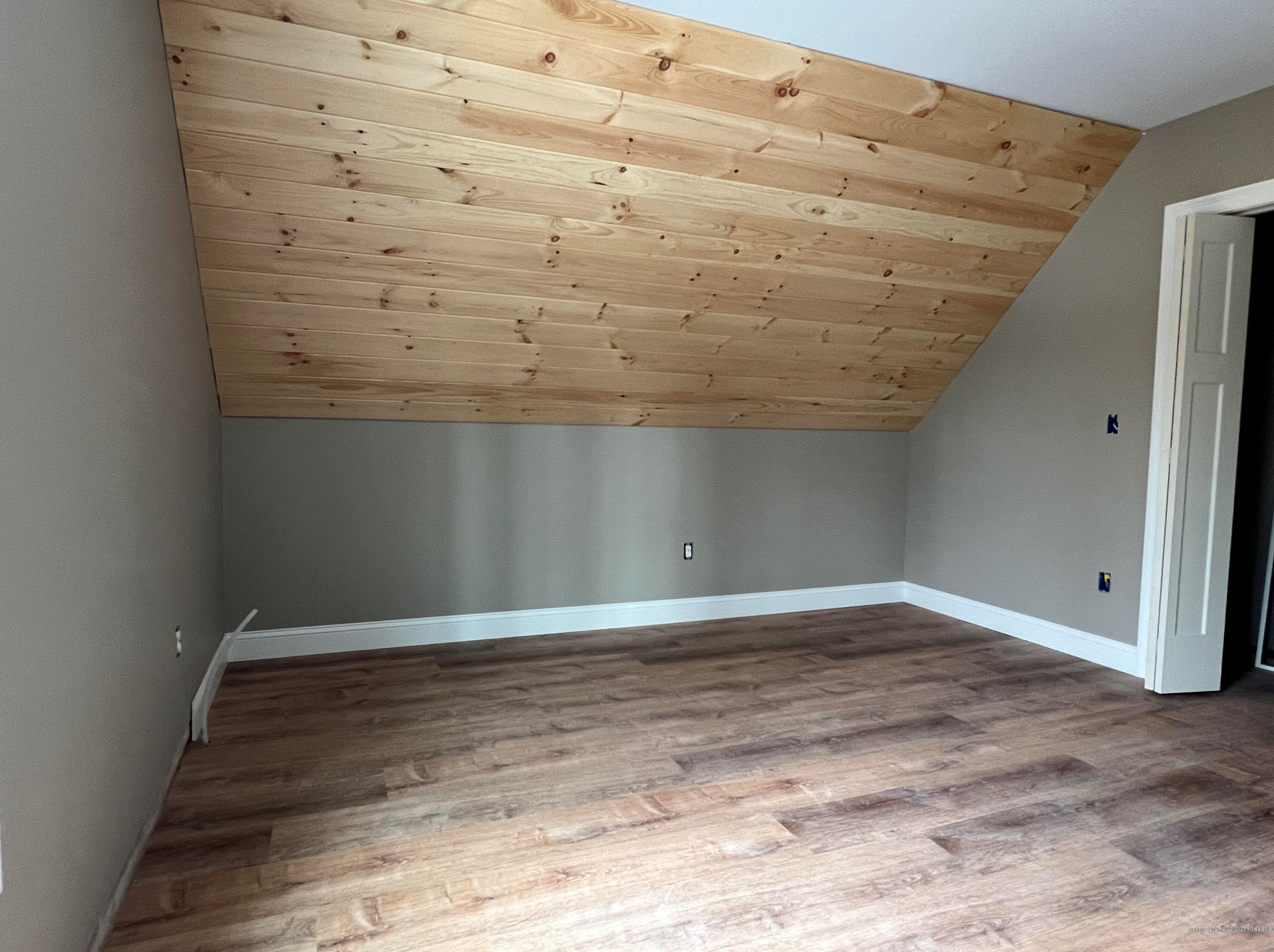 01 Summit Dr, Canton ME  04221-3164 exterior