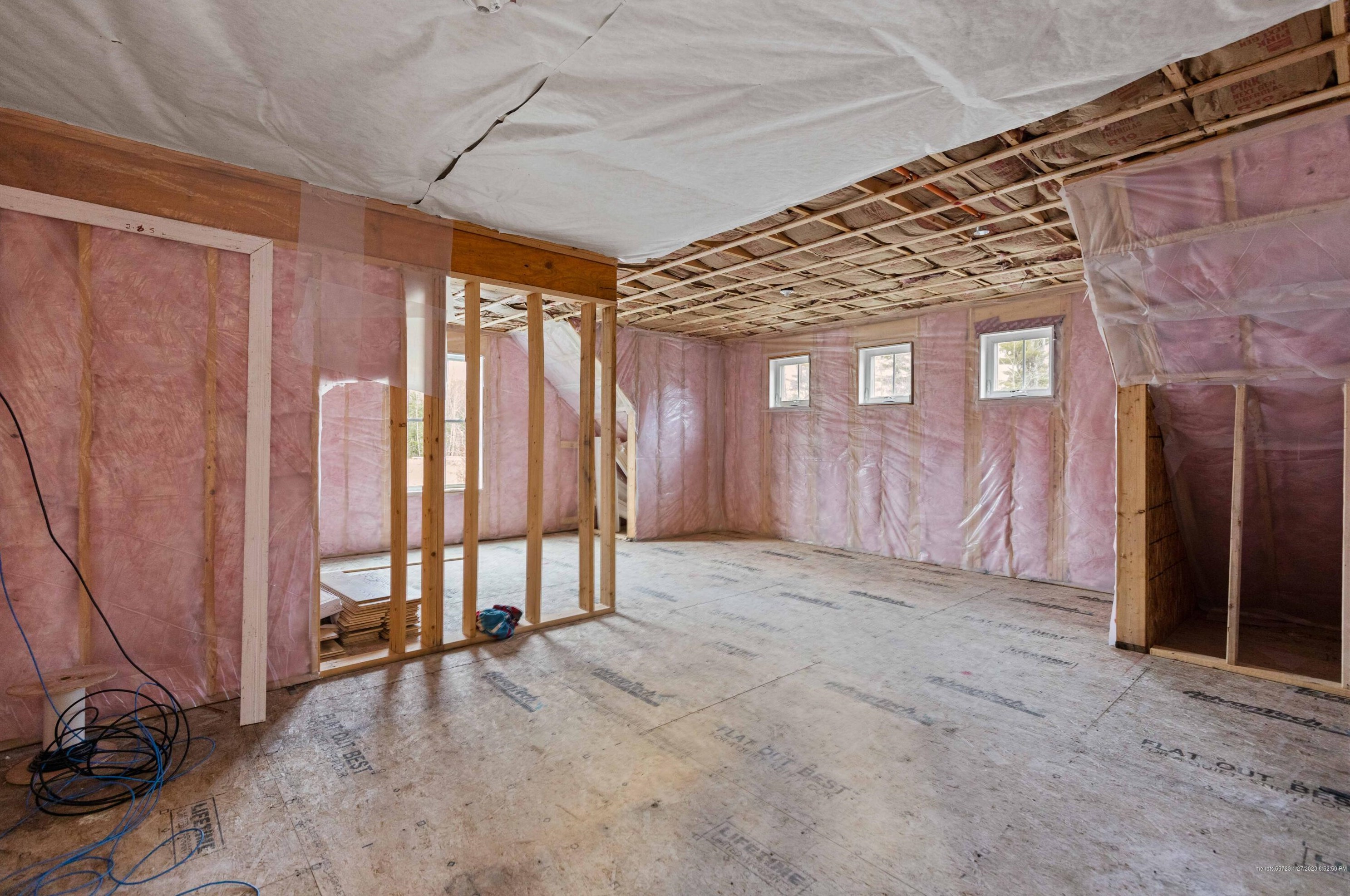 20 Strawberry Ln, Windham ME  04062-5088 exterior