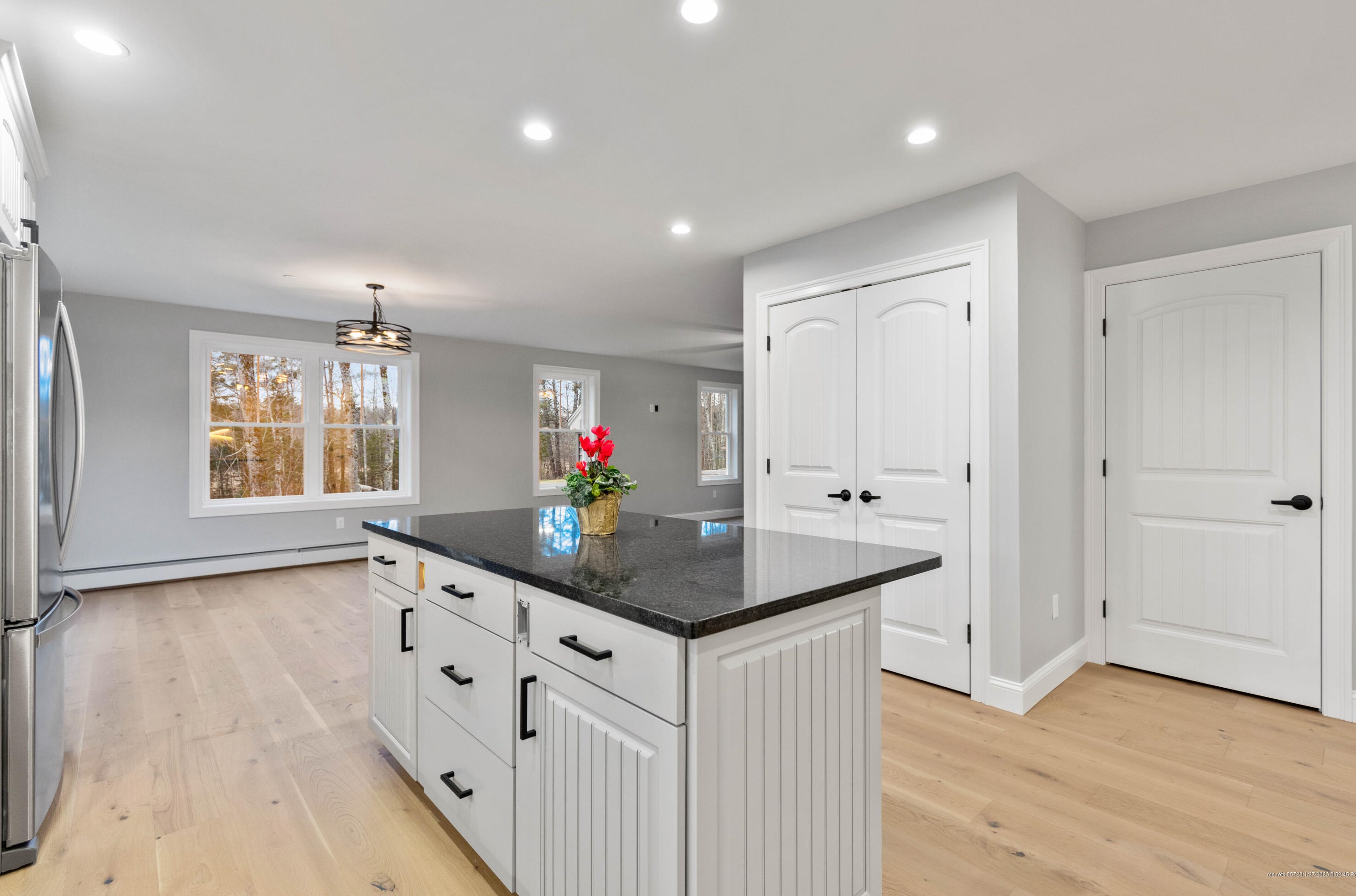 20 Strawberry Ln, Windham ME  04062-5088 exterior