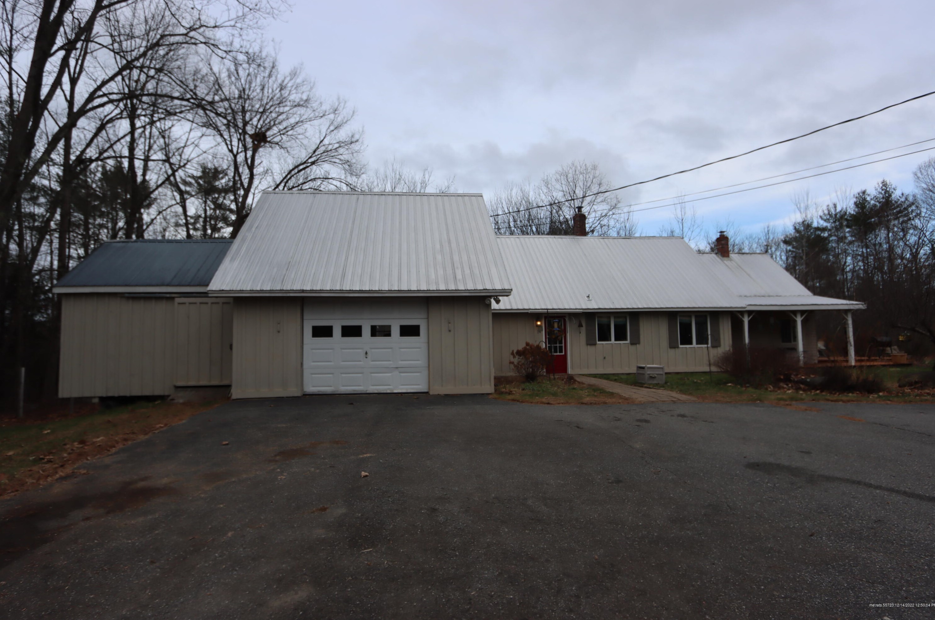 14 Rioux Dr, Leeds ME  04263-3943 exterior