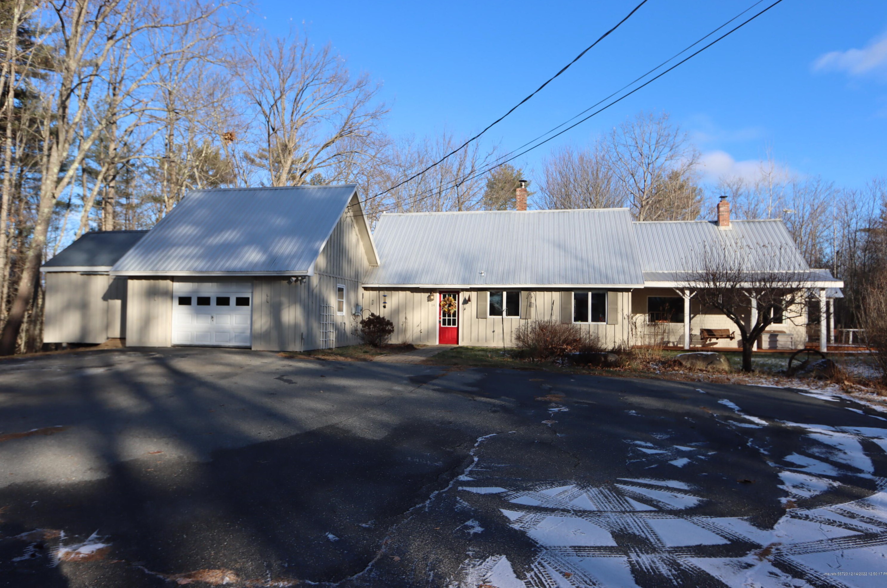 14 Rioux Dr, Leeds ME  04263-3943 exterior