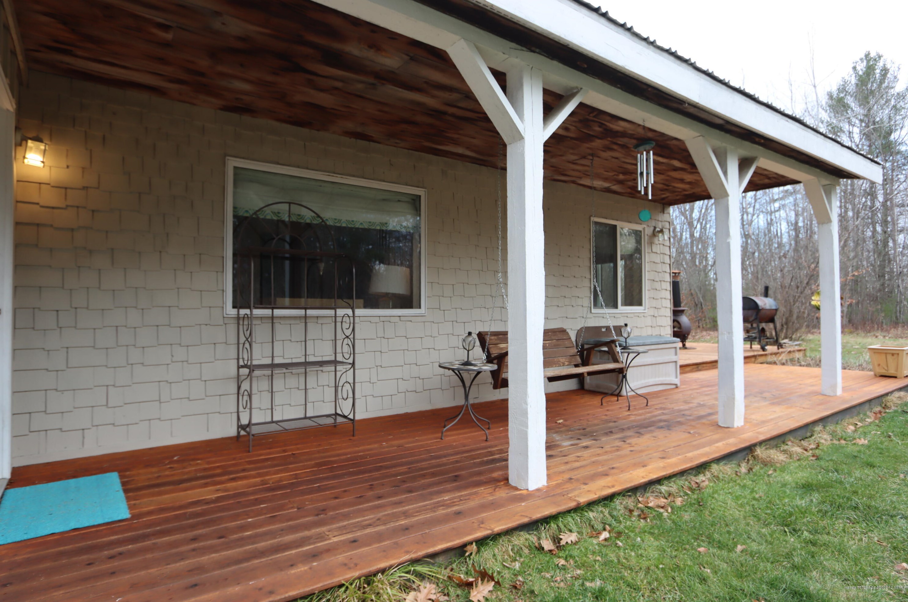 14 Rioux Dr, Leeds ME  04263-3943 exterior