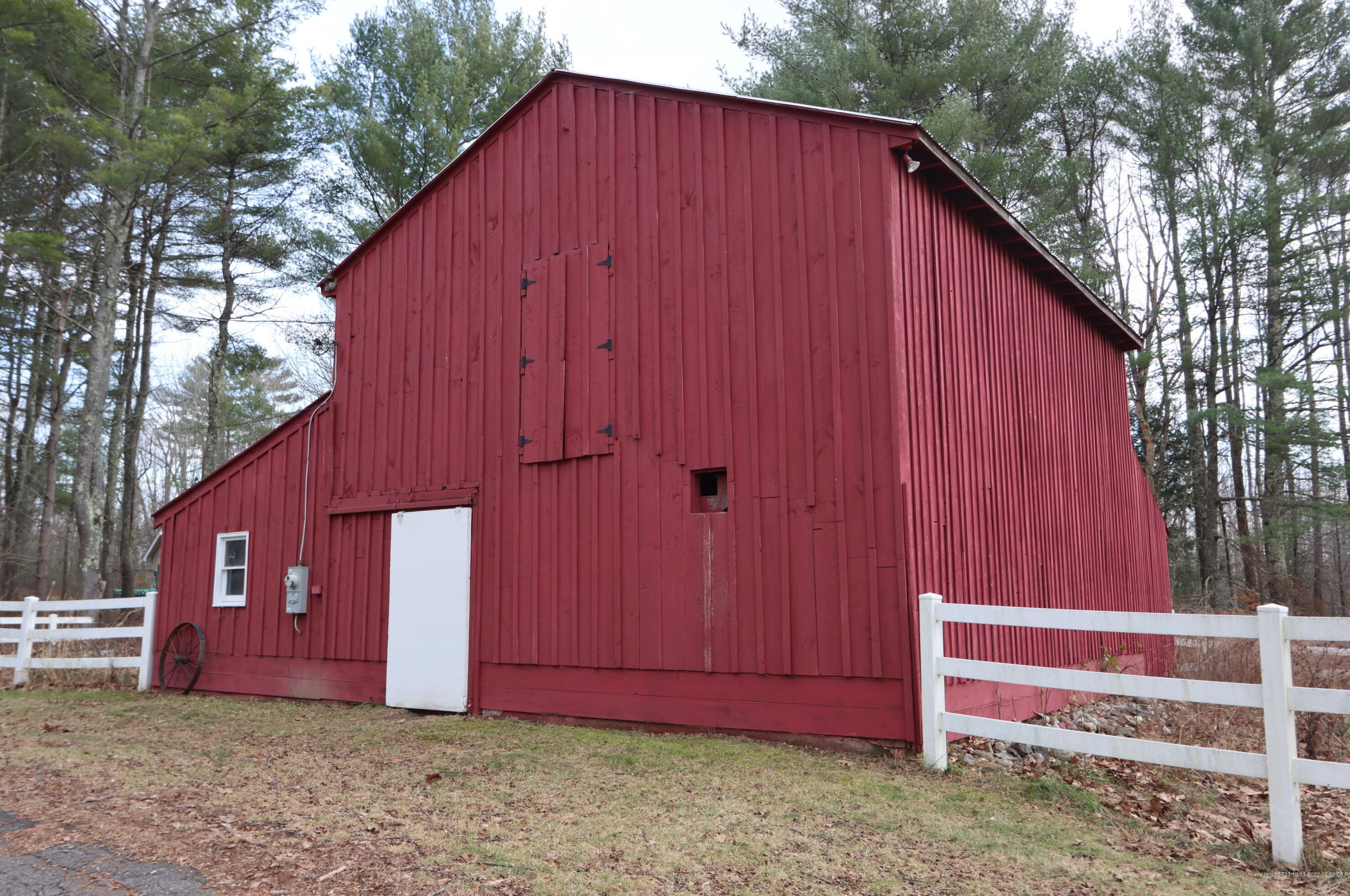 14 Rioux Dr, Leeds ME  04263-3943 exterior