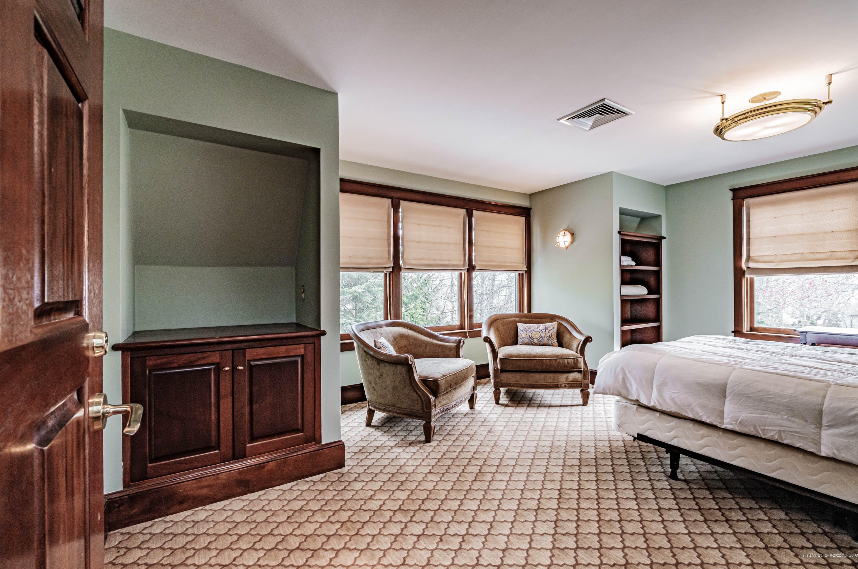 153 Foreside Rd, Portland ME  04110-1420 exterior