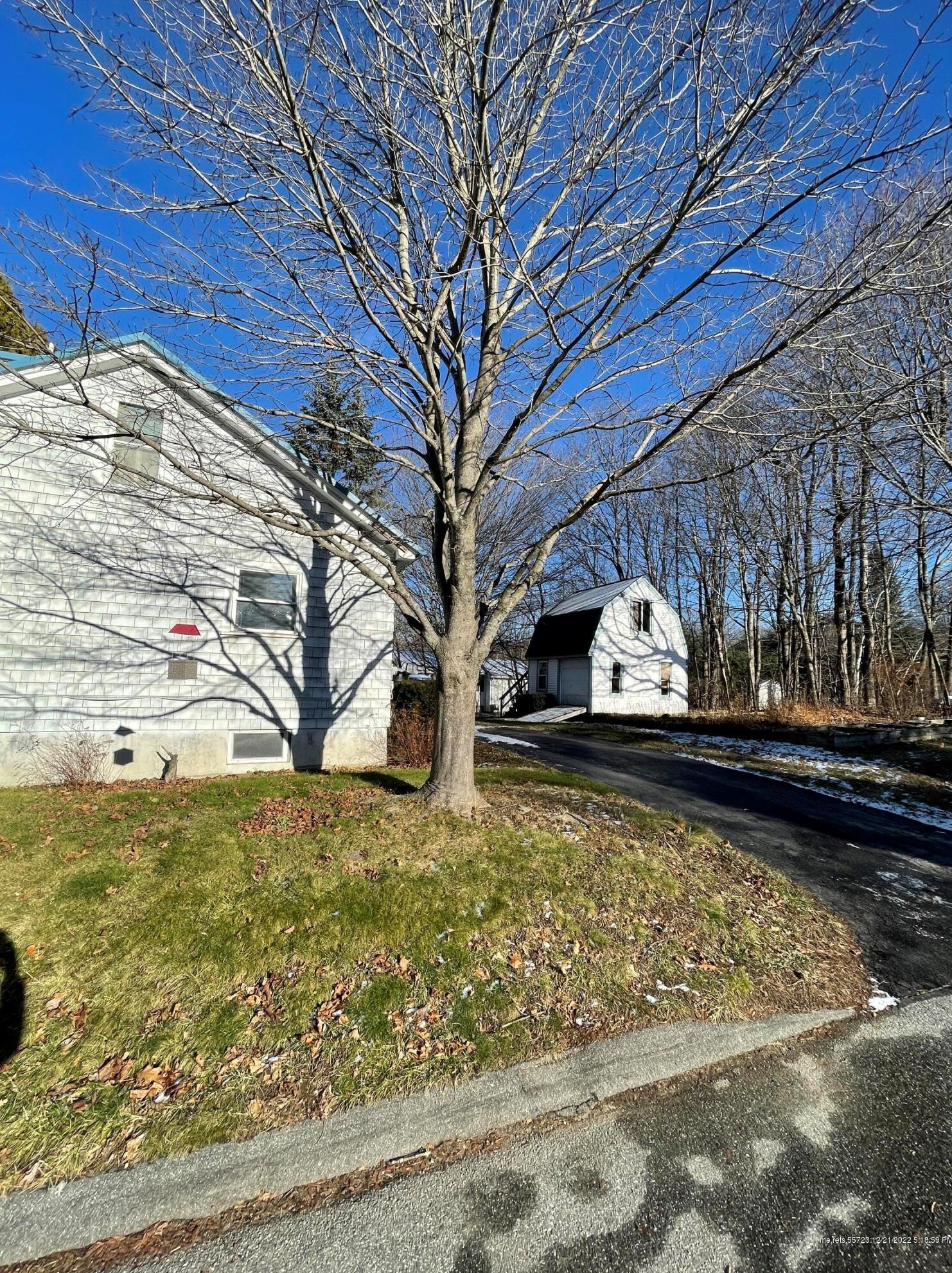 83 Maple Pt, Auburn ME  04210-3641 exterior