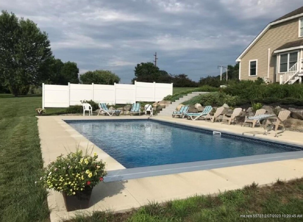 2 Stream View Dr, Waterville ME  04901-4334 exterior