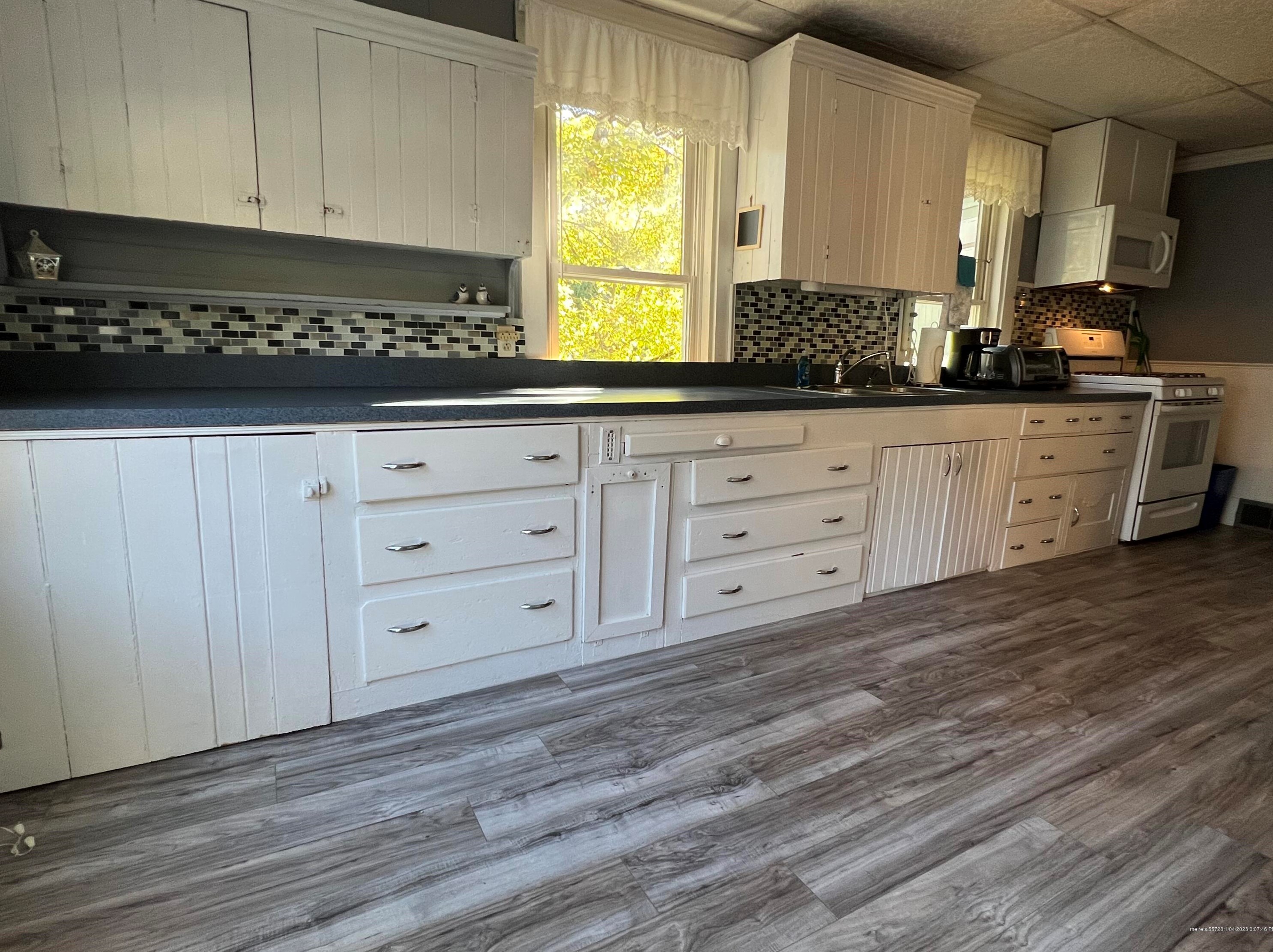 9 Lilac Ln, Sebec ME  04426-1341 exterior