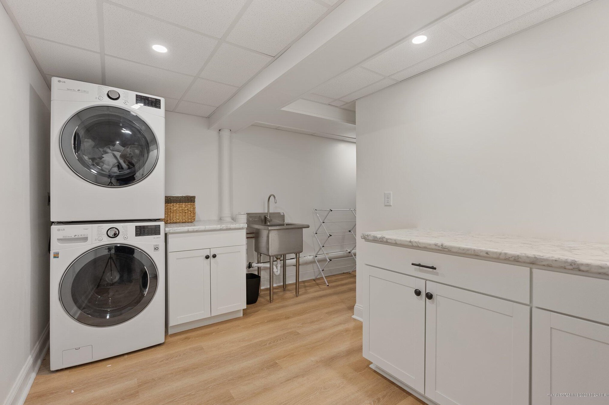 6 Blueberry Dr, Portland ME  04106-6892 exterior