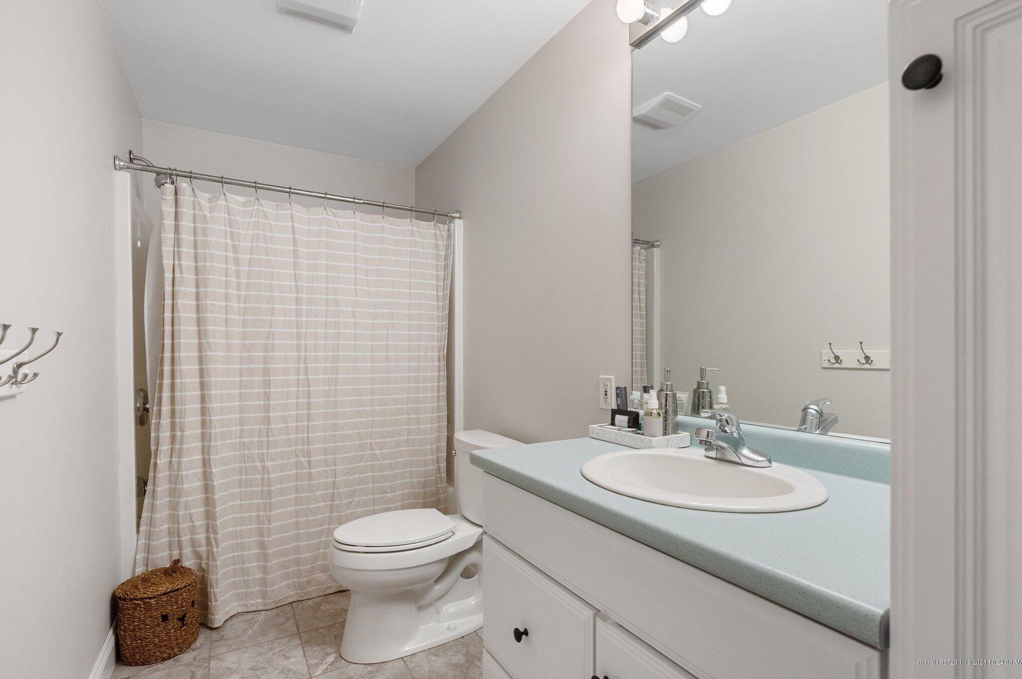 6 Blueberry Dr, Portland ME  04106-6892 exterior