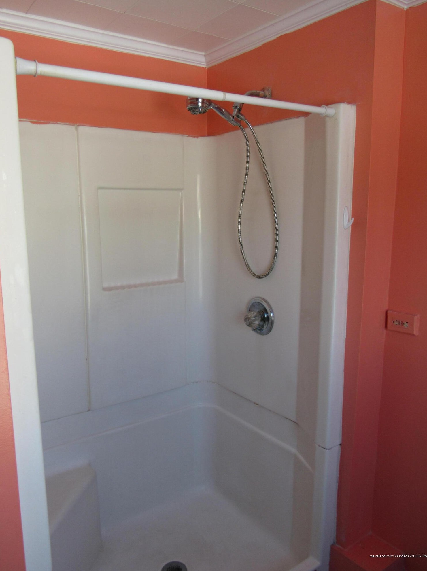 30 Catell St, Bangor ME  04401-6802 exterior