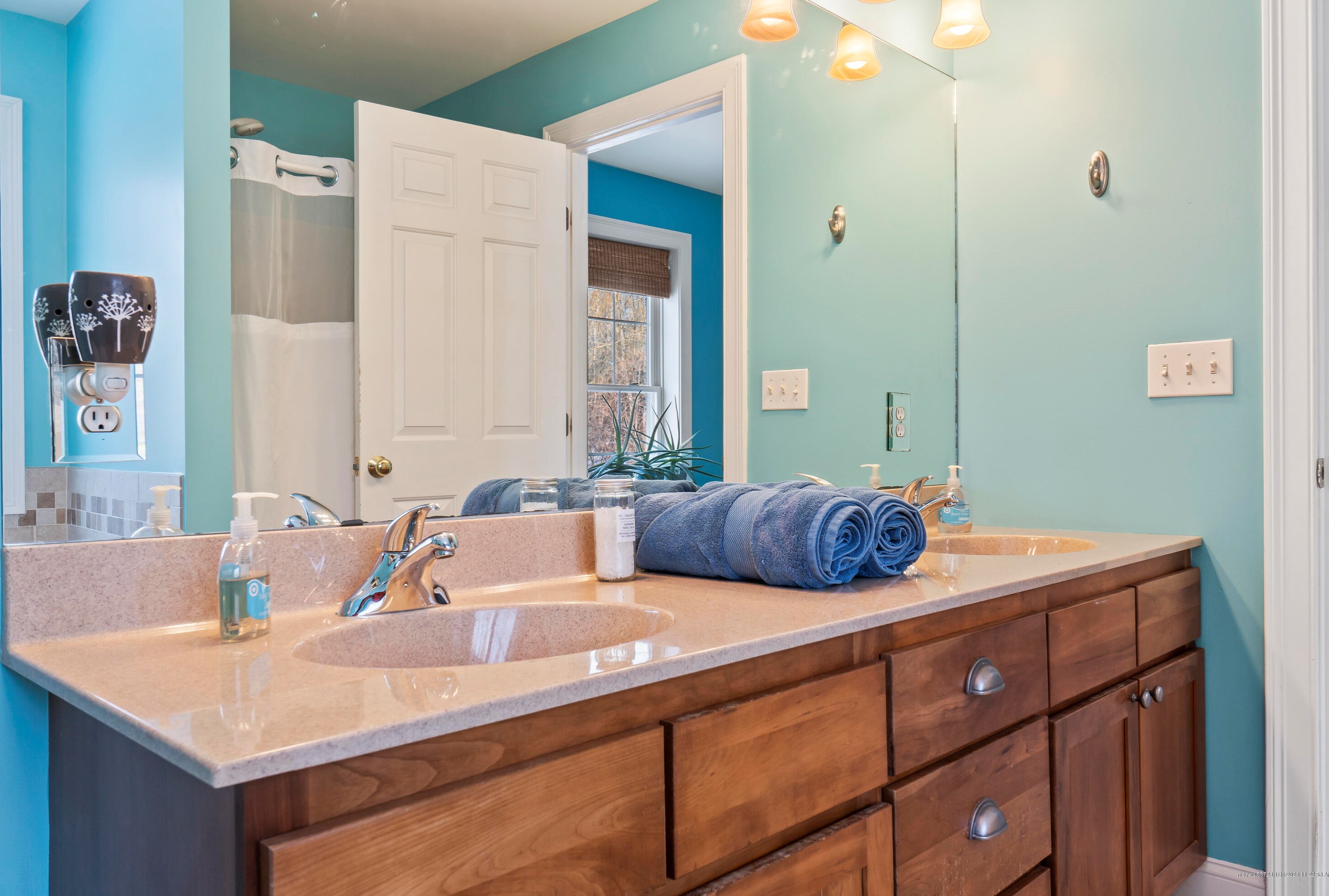 17 Victoria Ln, Windham ME  04062-4172 exterior