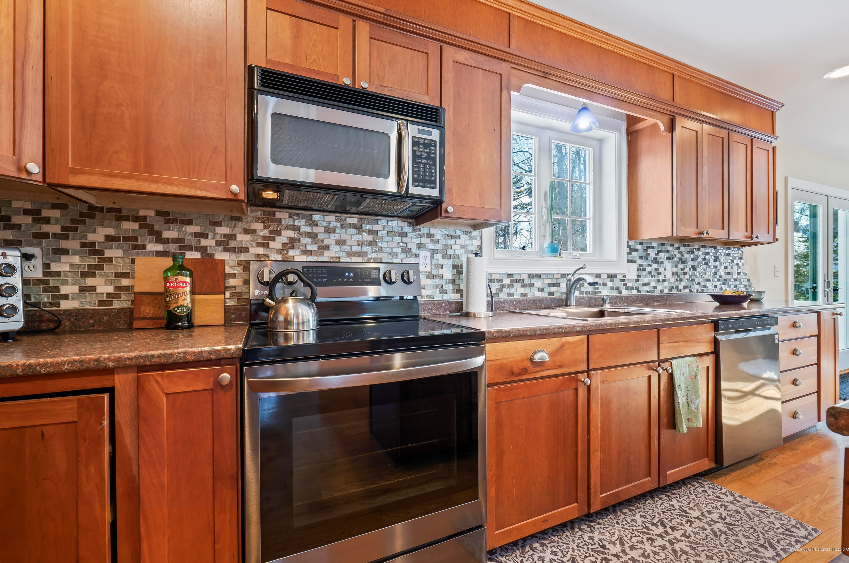 17 Victoria Ln, Windham ME  04062-4172 exterior