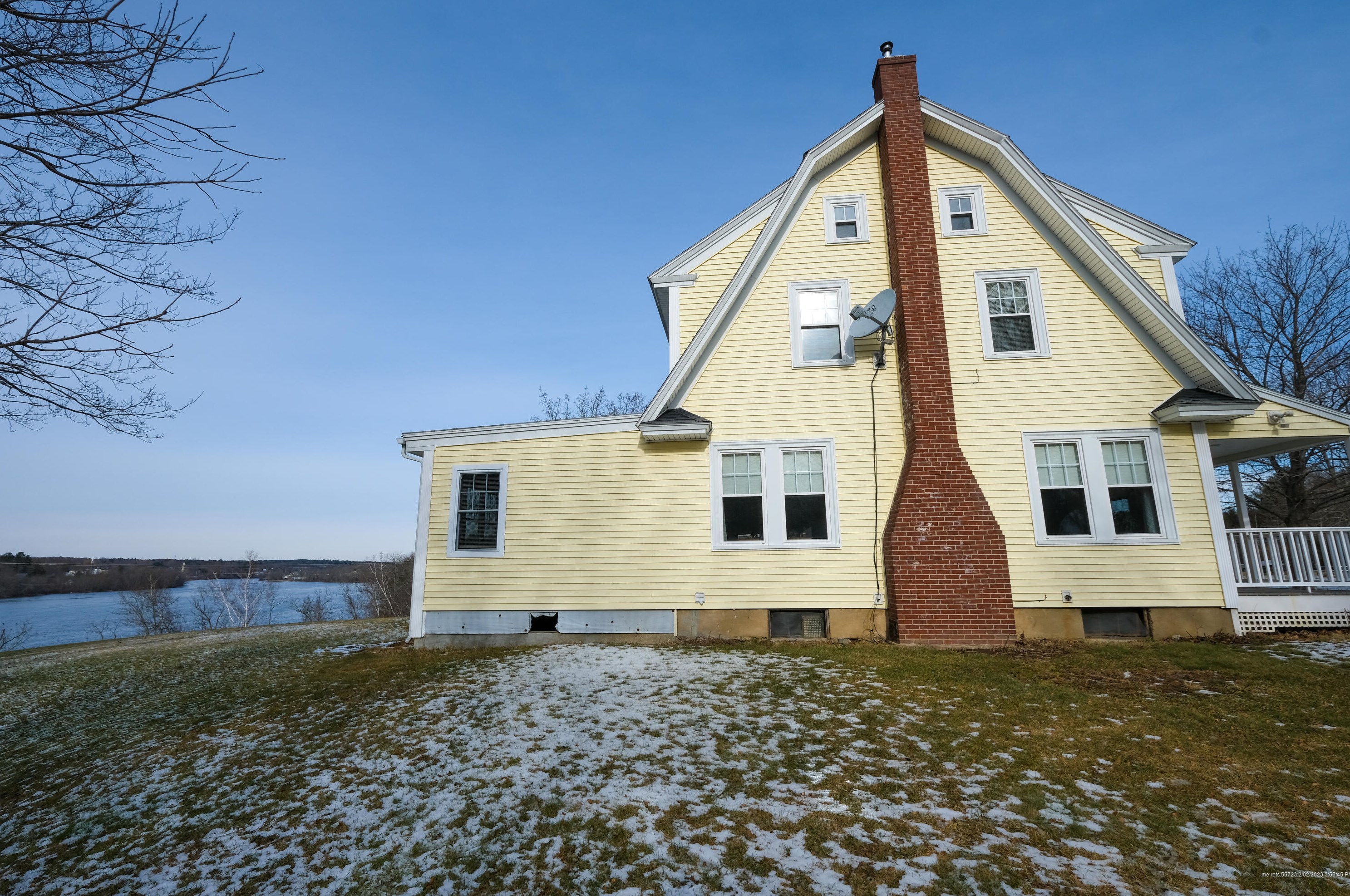 9 Albert Cir, Pittston ME  04345-5127 exterior