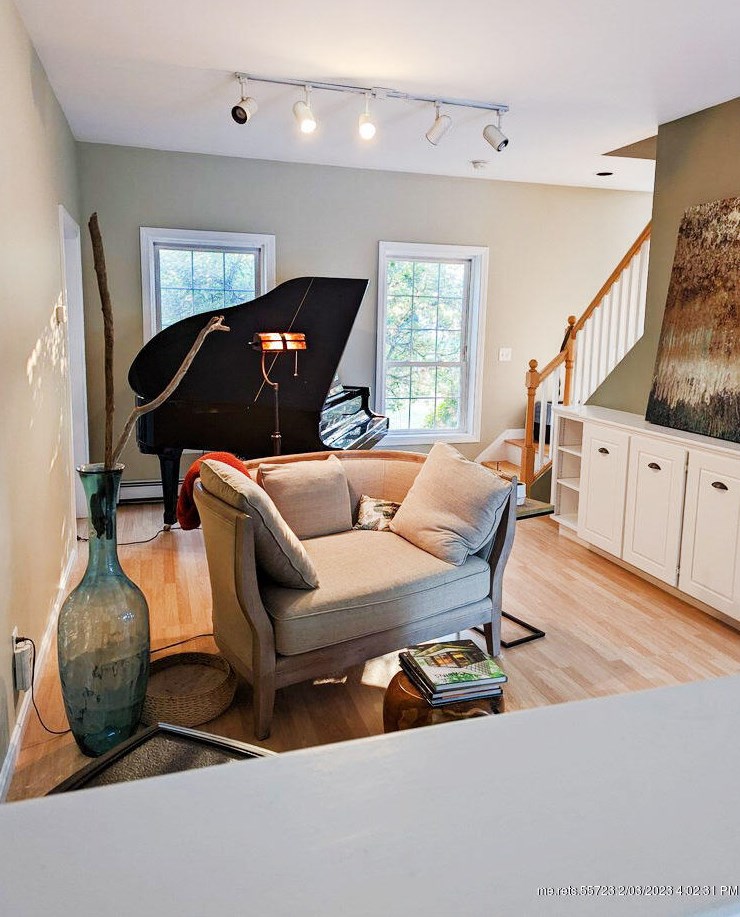 37 Constitution Ave, Newburgh ME  04444-1332 exterior