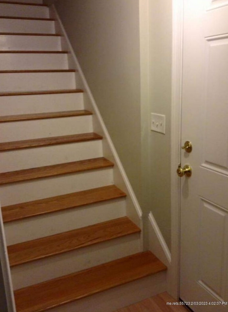 37 Constitution Ave, Newburgh ME  04444-1332 exterior