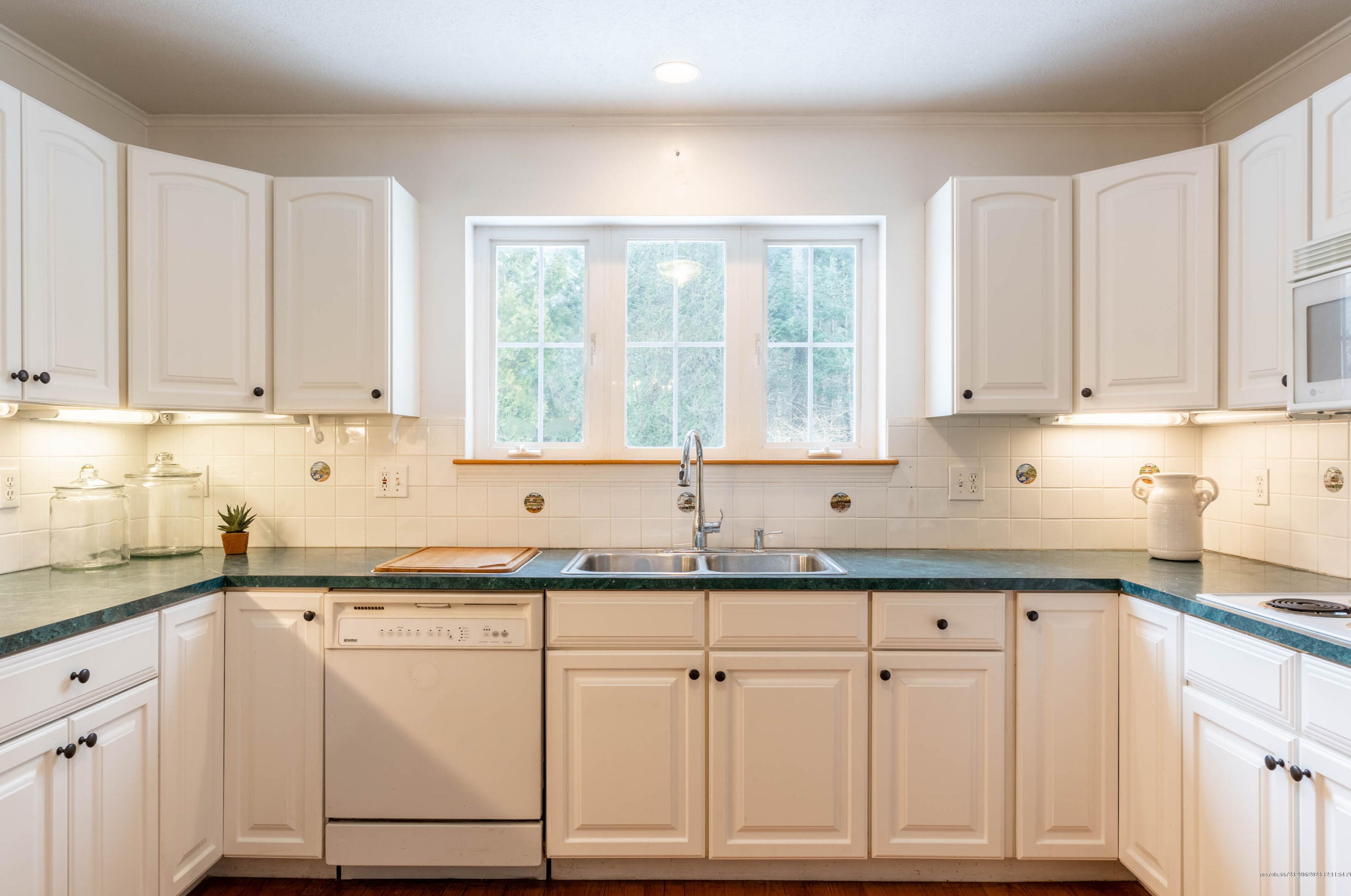 12 Valley Ave, Portland ME  04105-1419 exterior