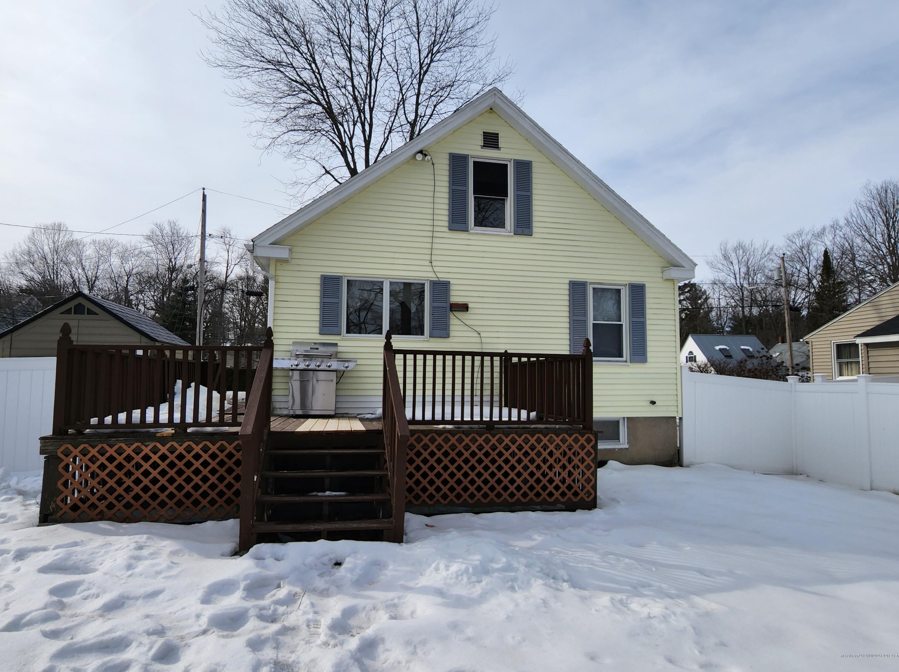 82 Hobart St, Portland ME  04102-2408 exterior