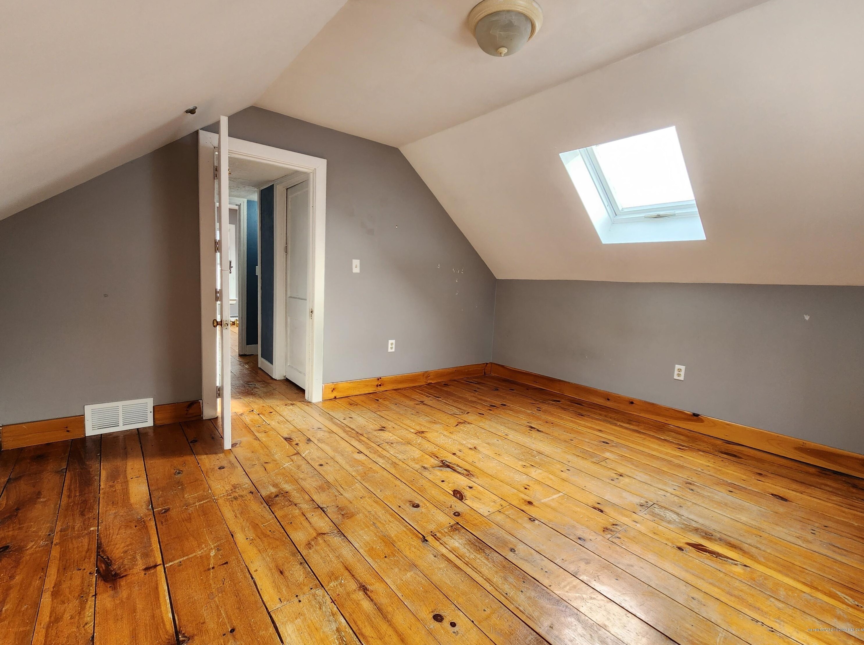 82 Hobart St, Portland ME  04102-2408 exterior