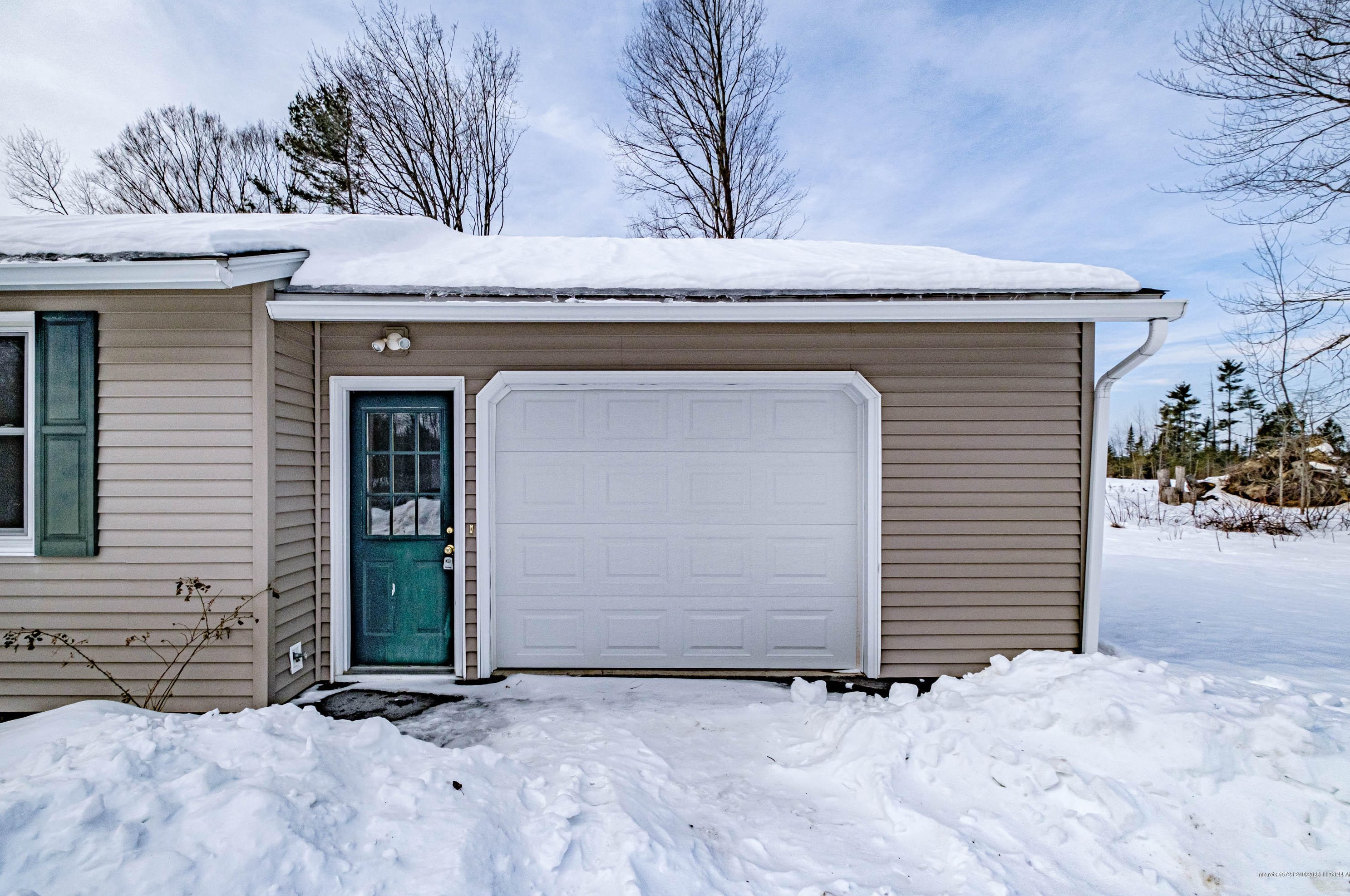 37 Libby Dr, Buxton ME  04093-3700 exterior