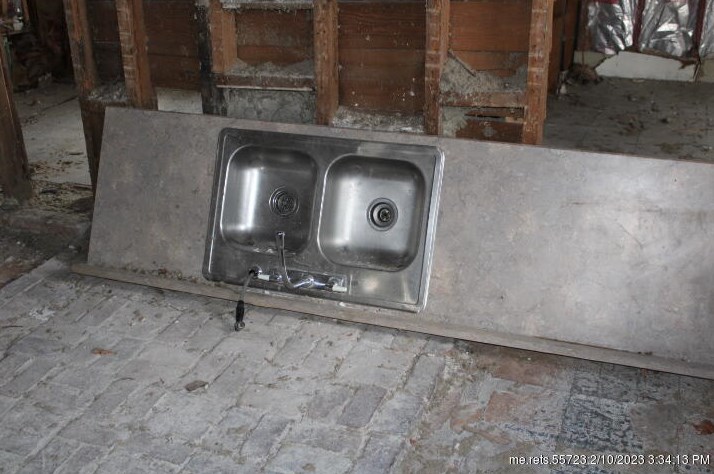 17 Middle St, Madison ME  04950-1209 exterior