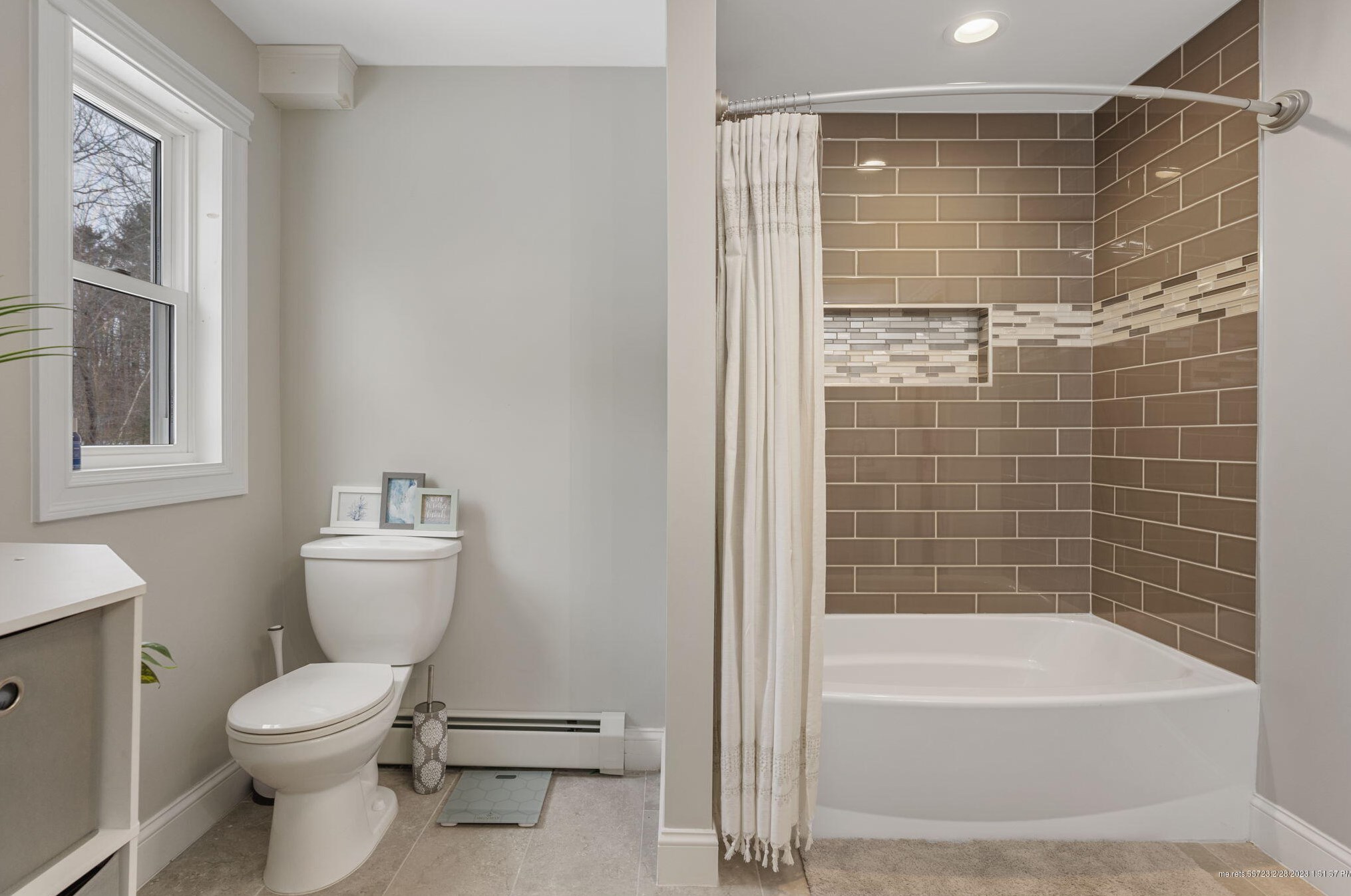 12 Gloria St, Gorham ME  04038-2219 exterior