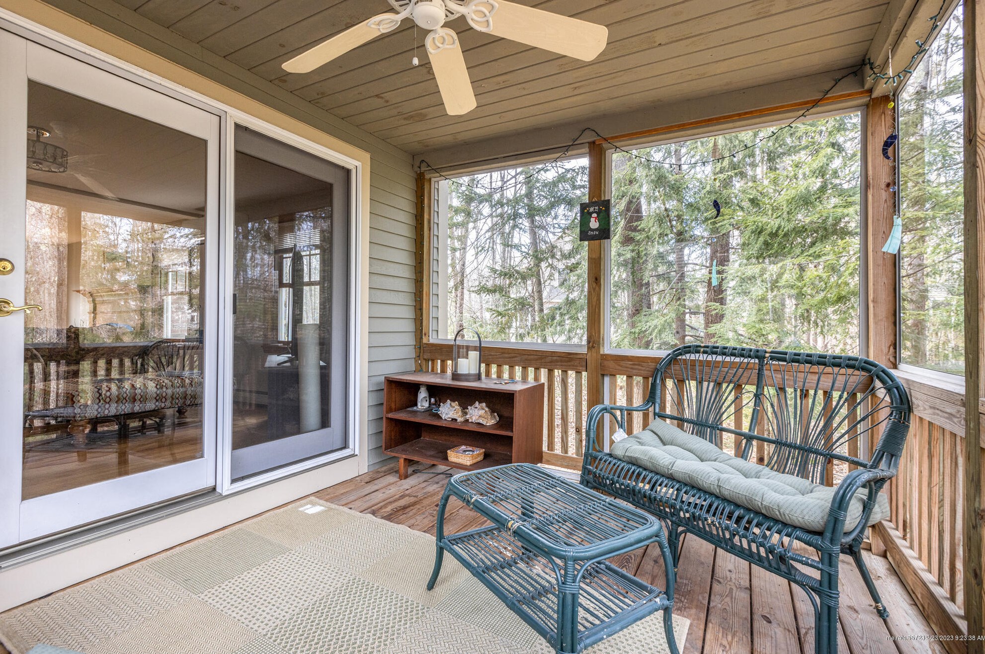 19 Plymouth Dr, Saco ME  04072-1735 exterior