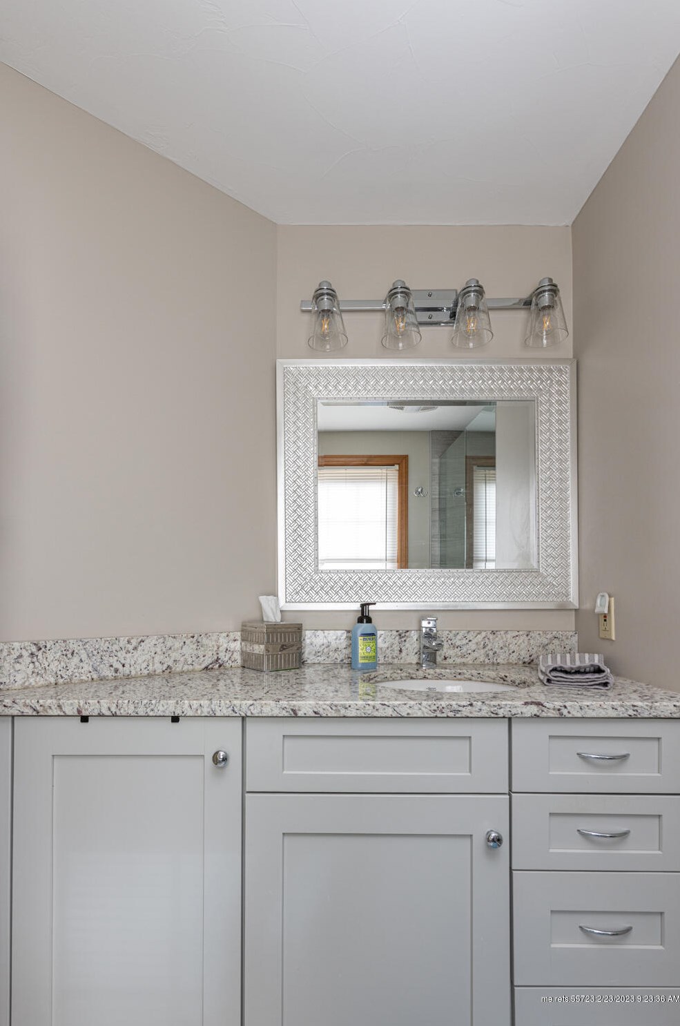 19 Plymouth Dr, Saco ME  04072-1735 exterior